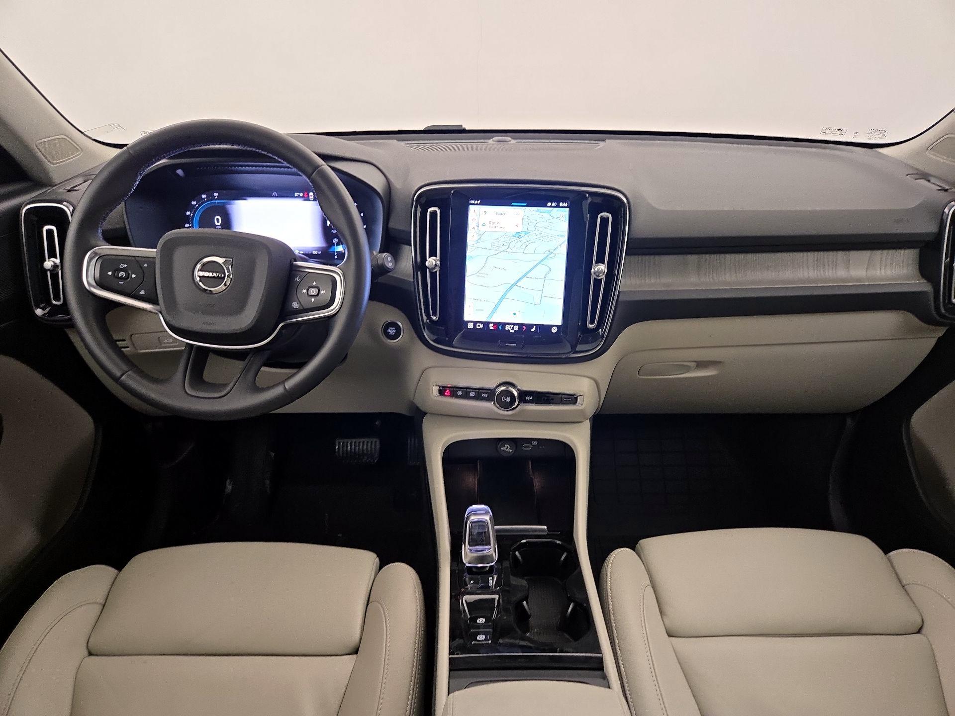 Thumbnail: 2023 Volvo XC40 - 9