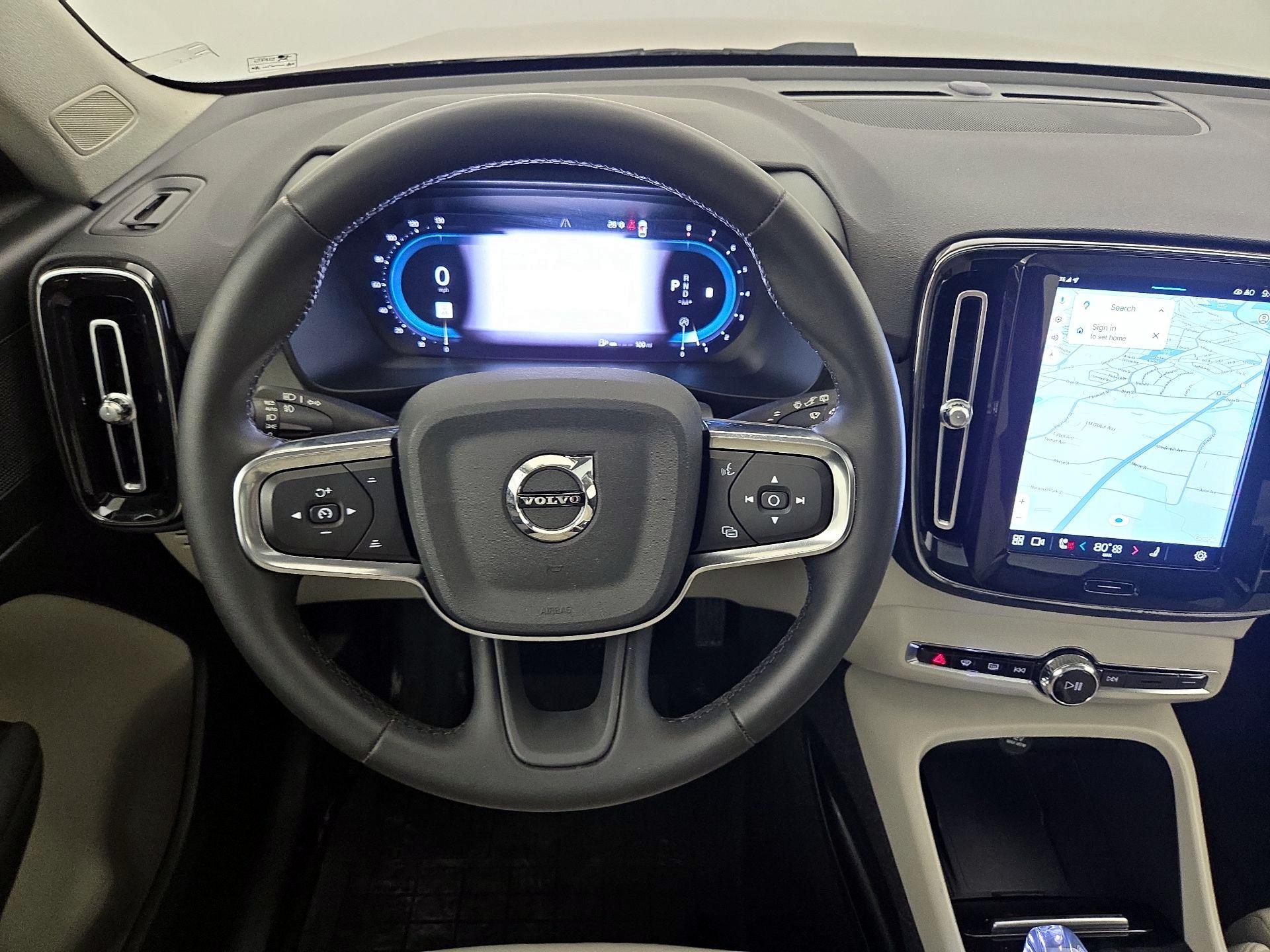 Thumbnail: 2023 Volvo XC40 - 10