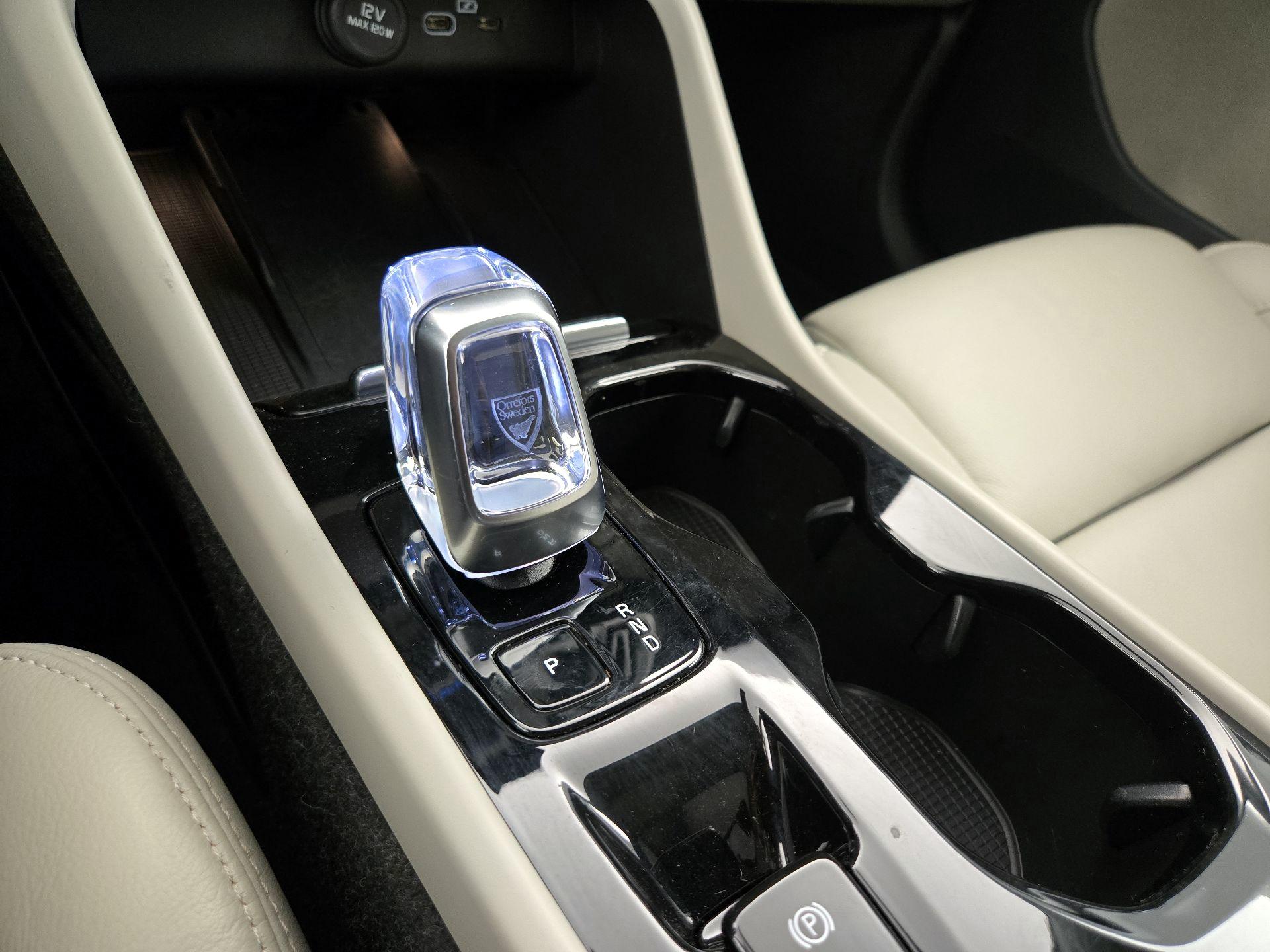 Thumbnail: 2023 Volvo XC40 - 18