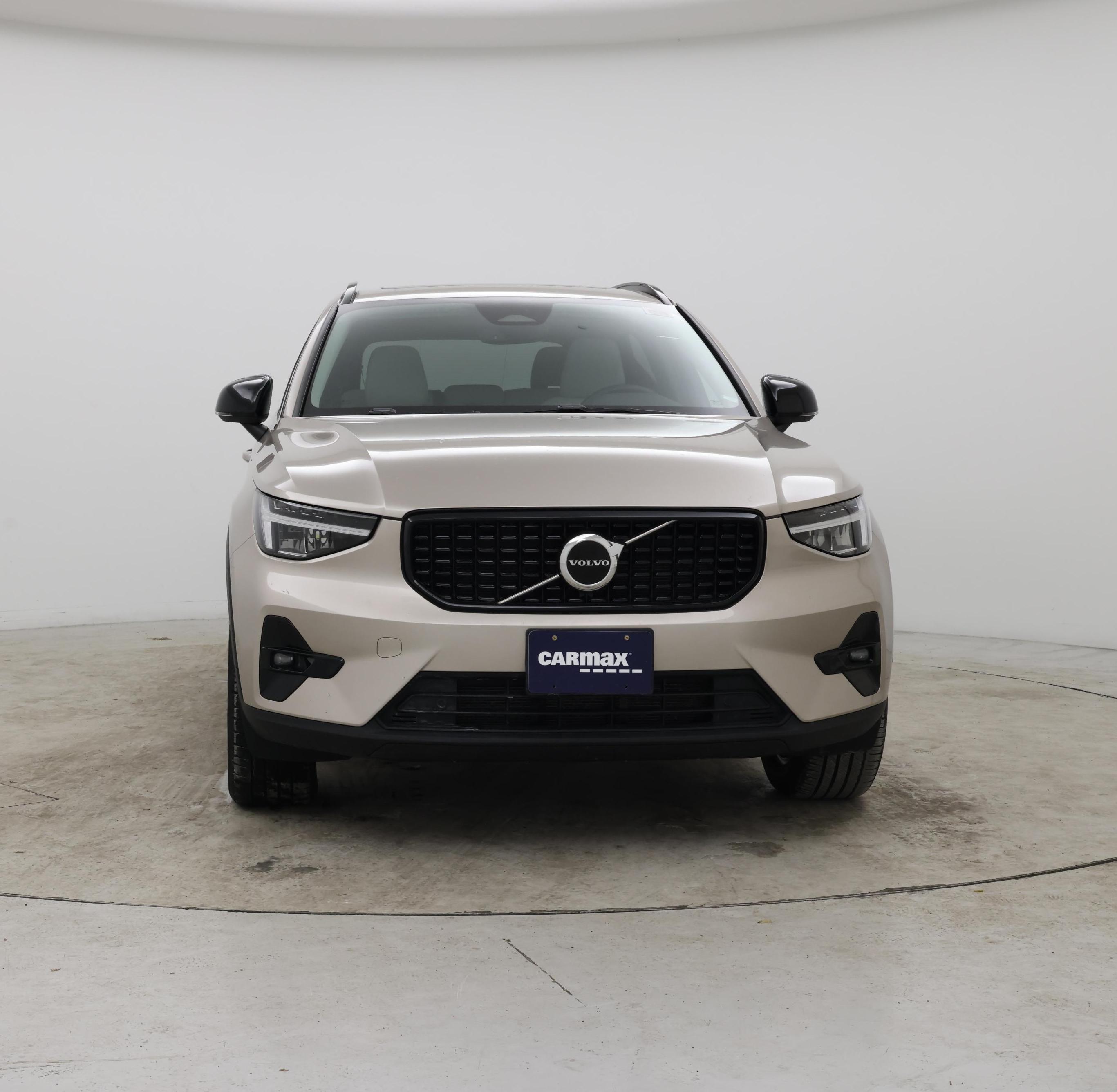 Thumbnail: 2023 Volvo XC40 - 5