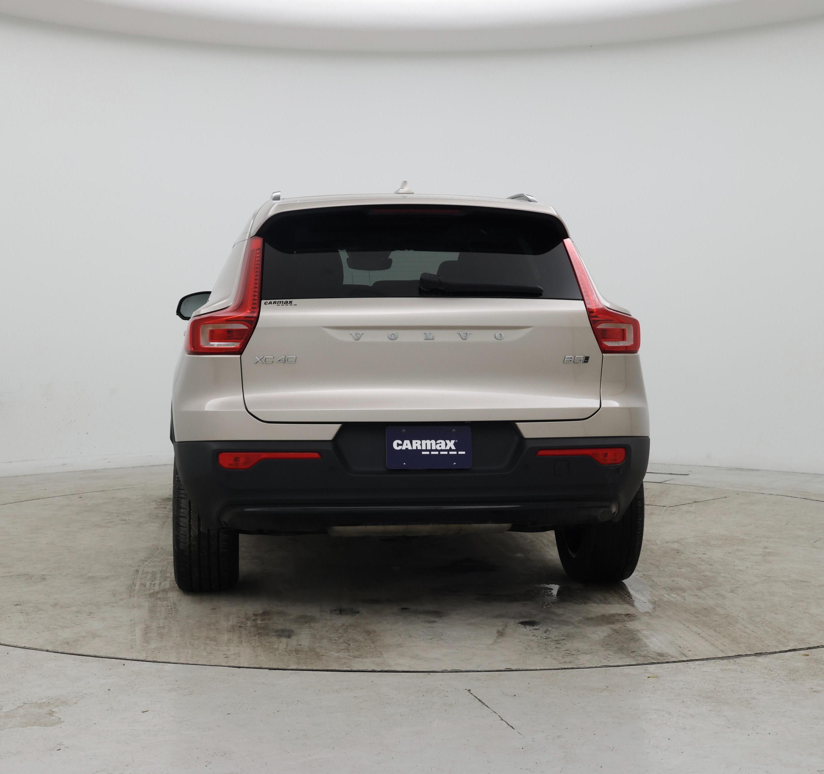 Thumbnail: 2023 Volvo XC40 - 6