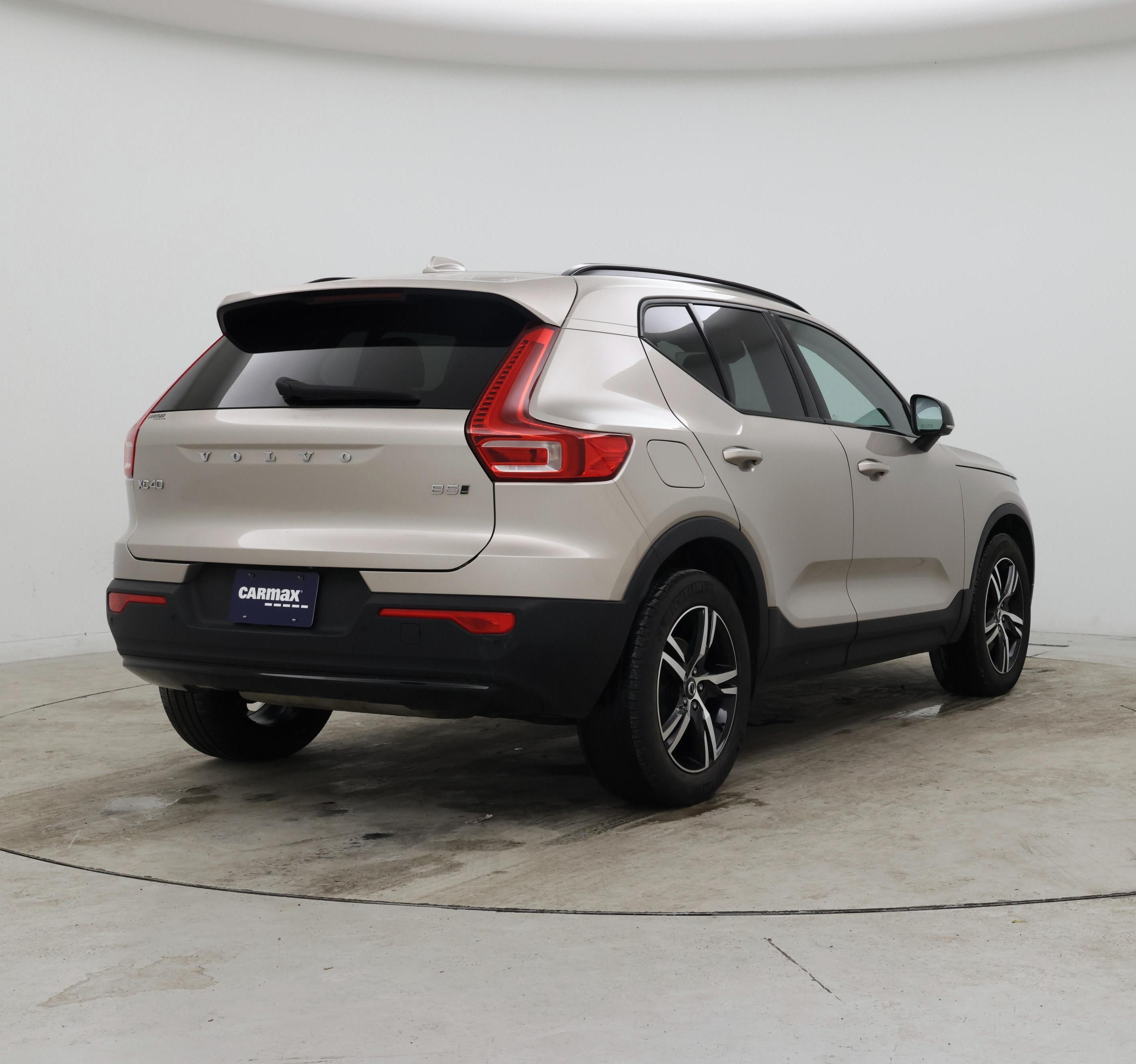 Thumbnail: 2023 Volvo XC40 - 8