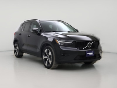 2025 Volvo XC40 B5 Plus Dark Theme