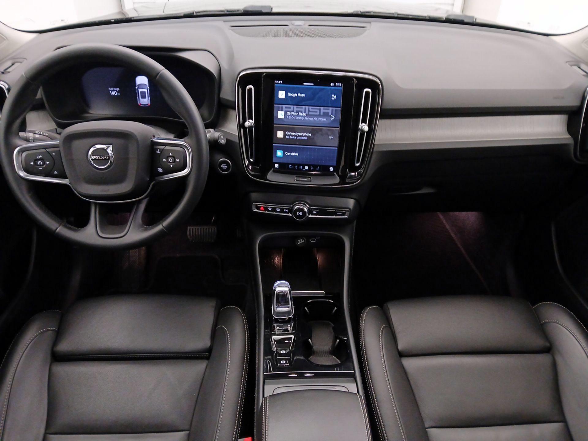 Thumbnail: 2025 Volvo XC40 - 9