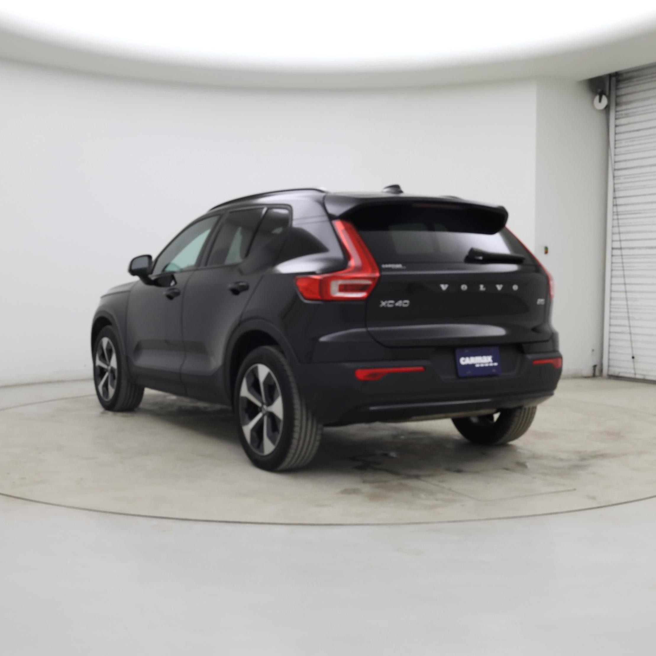 Thumbnail: 2025 Volvo XC40 - 2