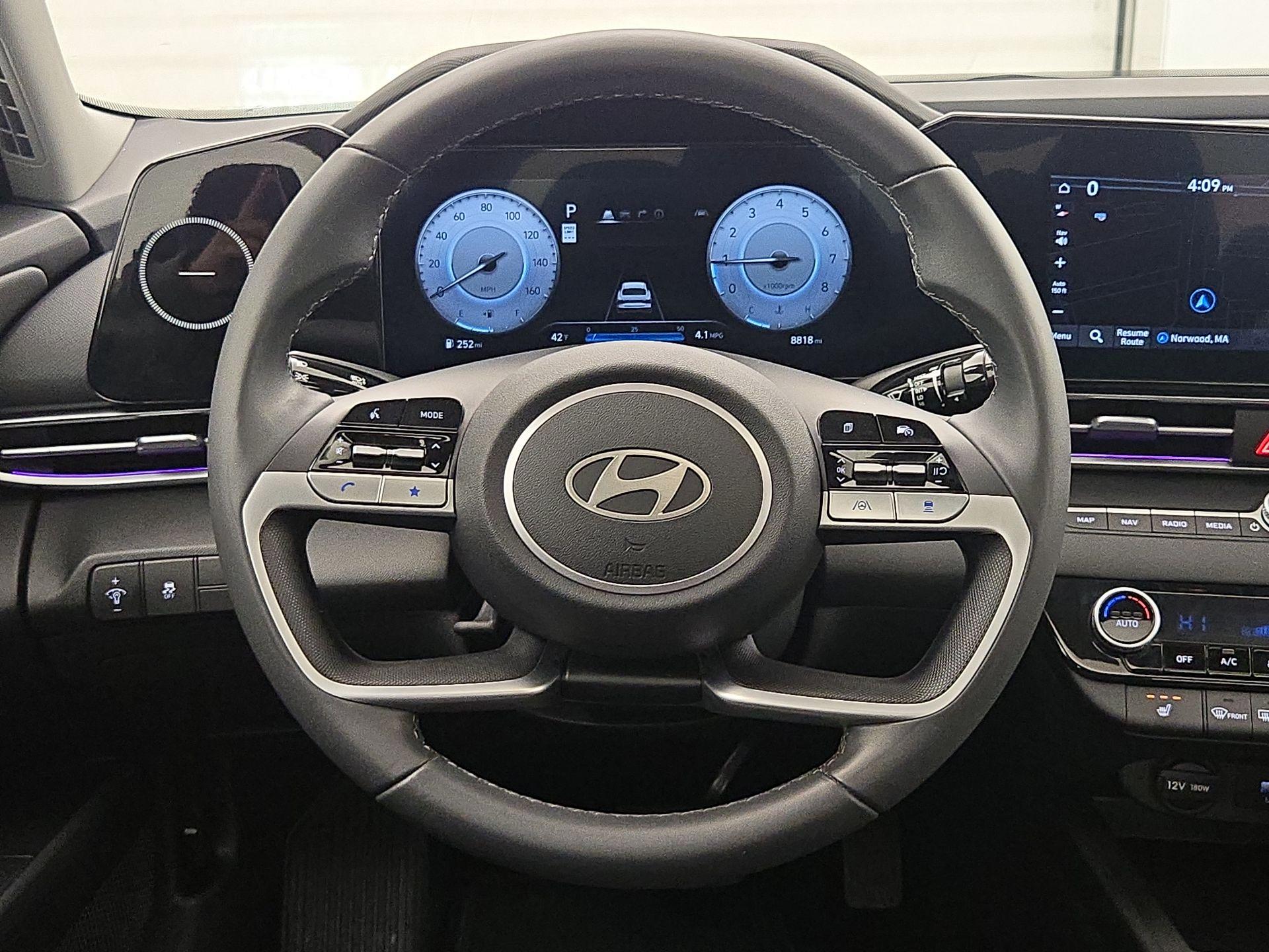 Thumbnail: 2024 Hyundai Elantra - 10