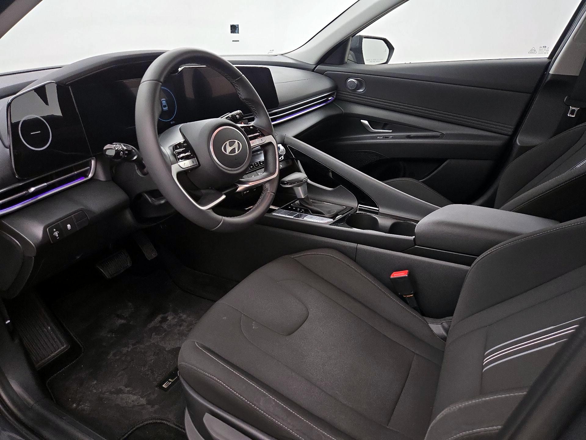 Thumbnail: 2024 Hyundai Elantra - 11