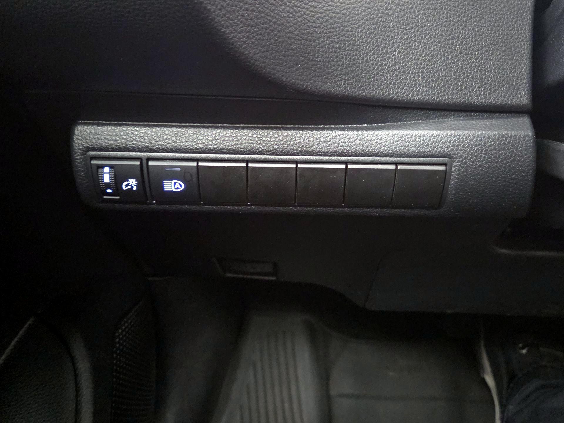 Thumbnail: 2022 Toyota Corolla - 13