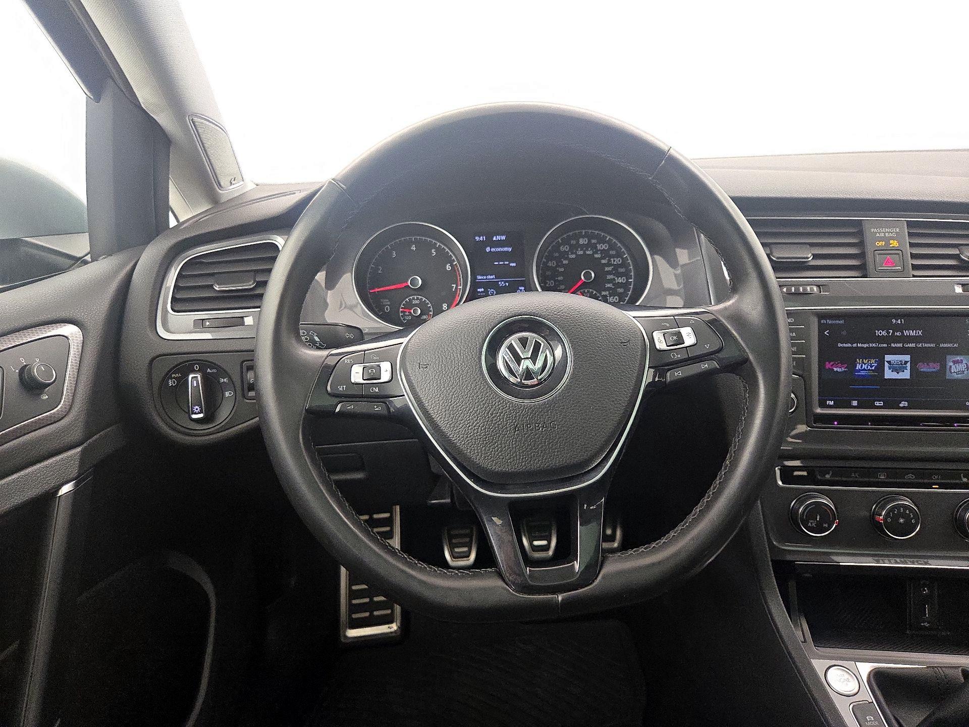 Thumbnail: 2017 Volkswagen Golf - 10