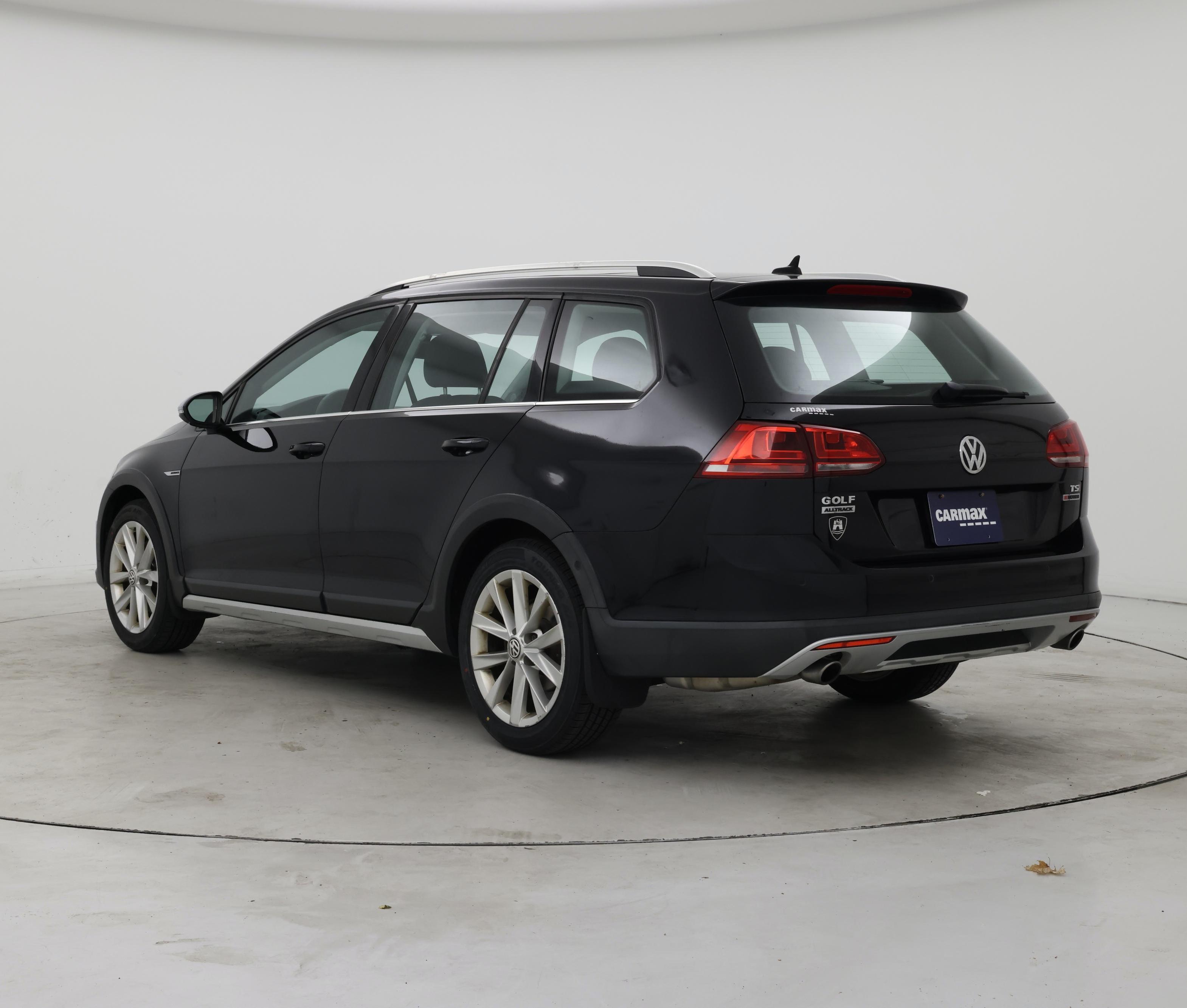 Thumbnail: 2017 Volkswagen Golf - 2