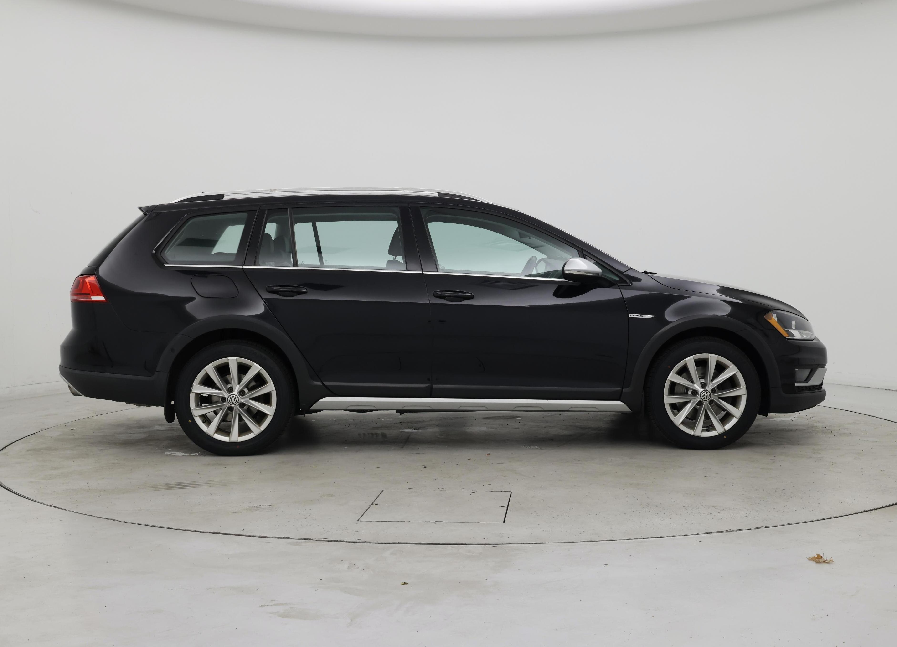 Thumbnail: 2017 Volkswagen Golf - 7