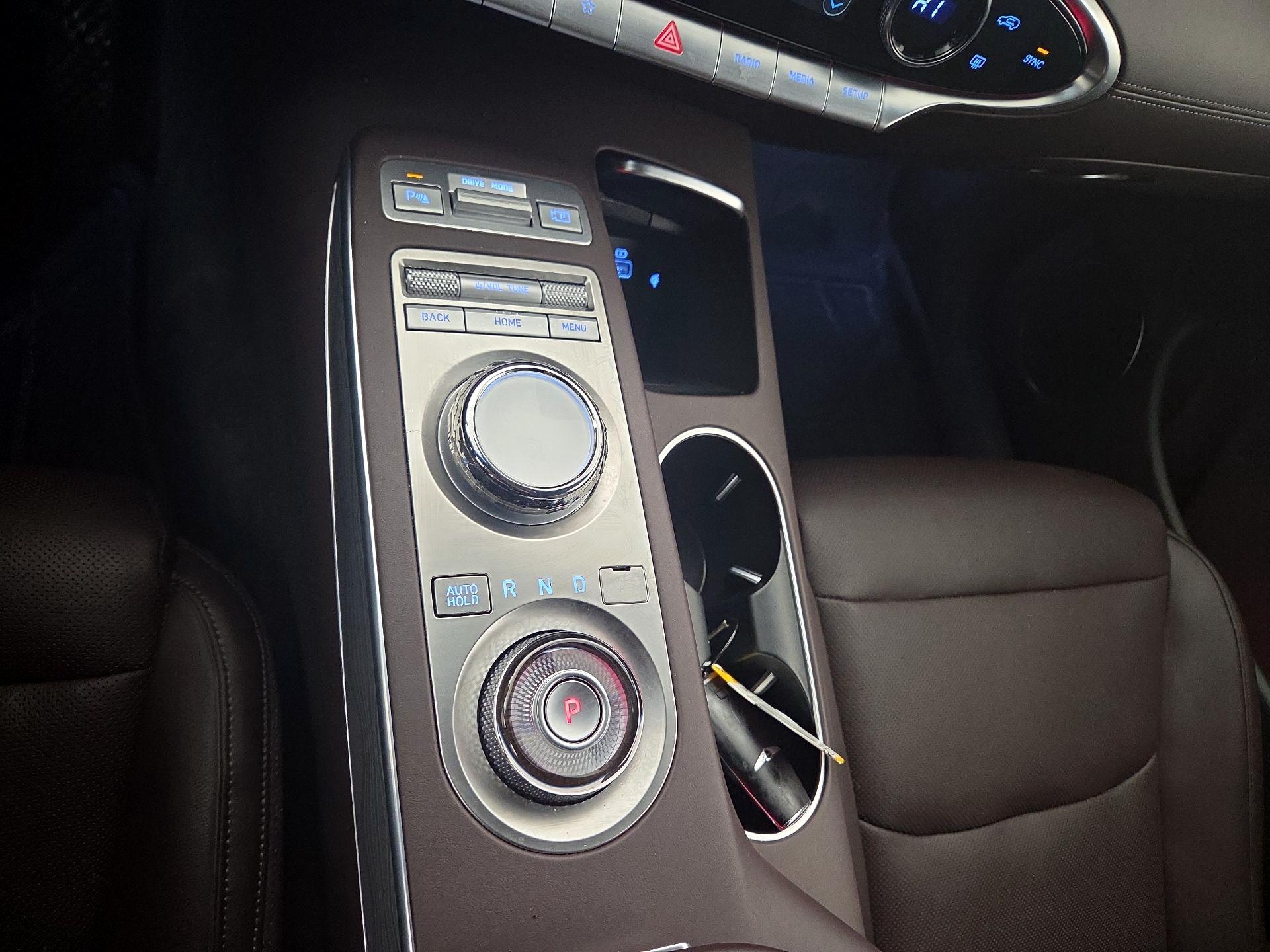 Thumbnail: 2023 Genesis GV70 - 18