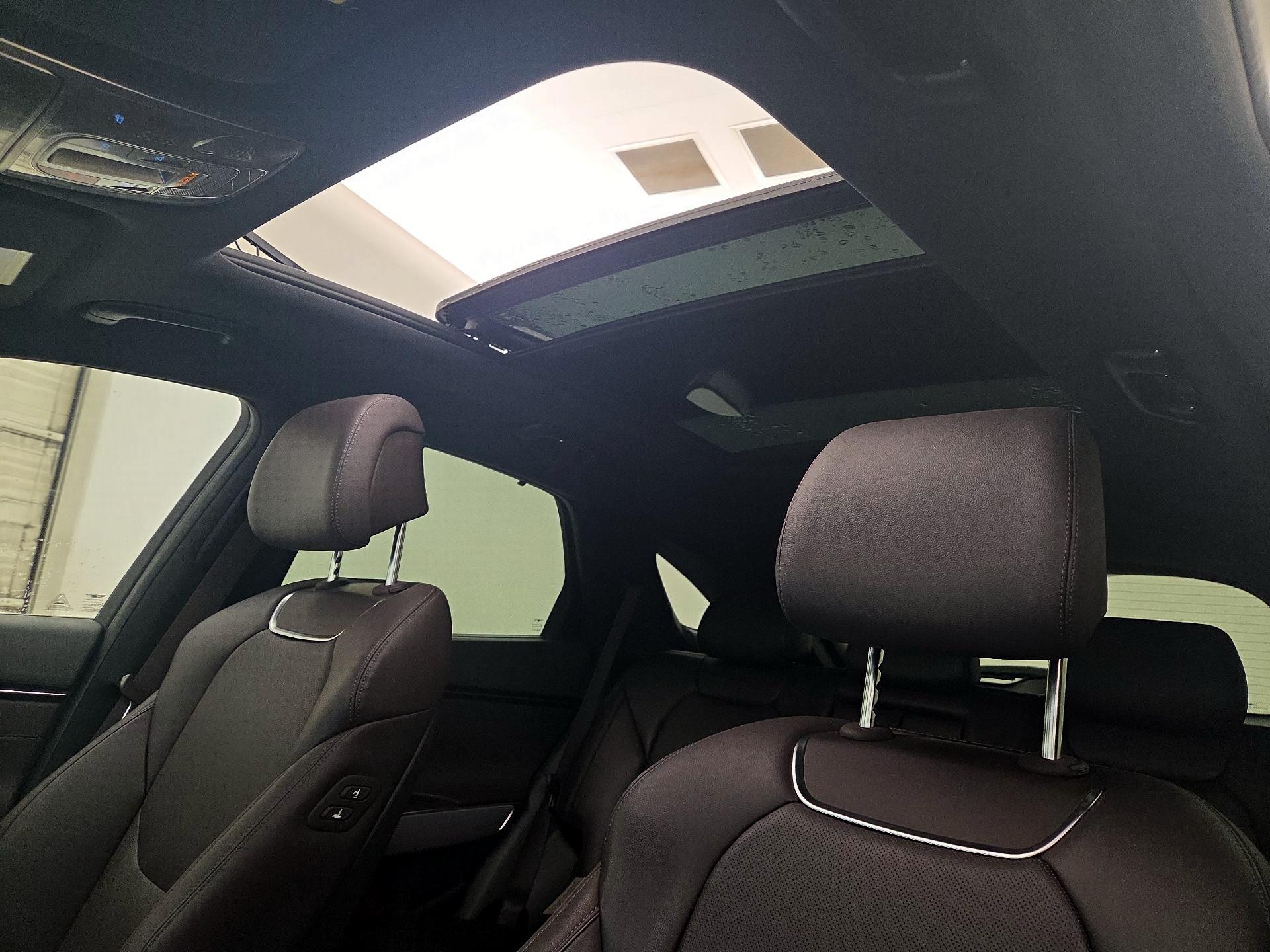 Thumbnail: 2023 Genesis GV70 - 20