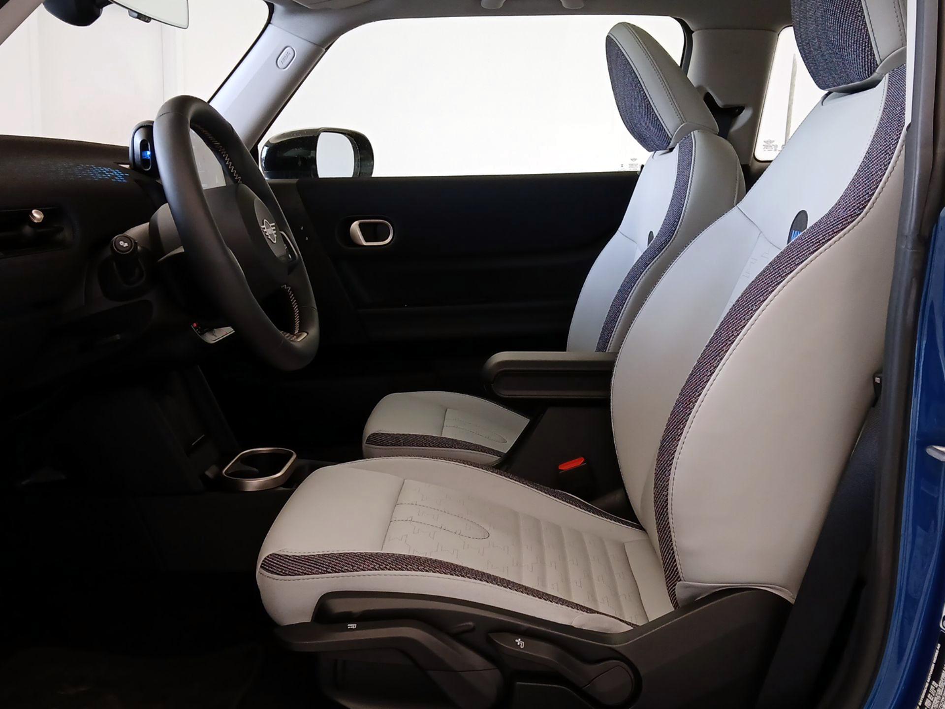 Thumbnail: 2025 MINI Cooper Hardtop - 11