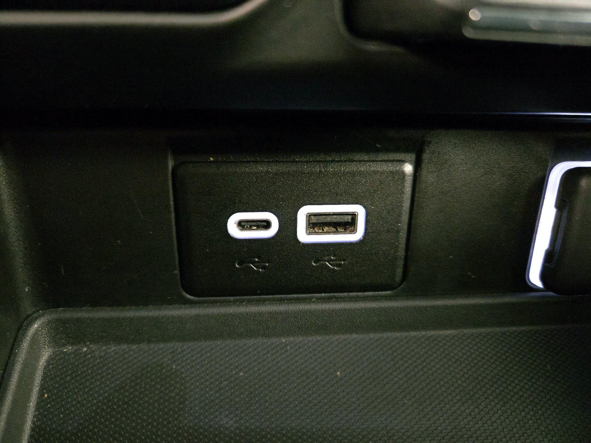 Thumbnail: 2024 Chevrolet Suburban - 18