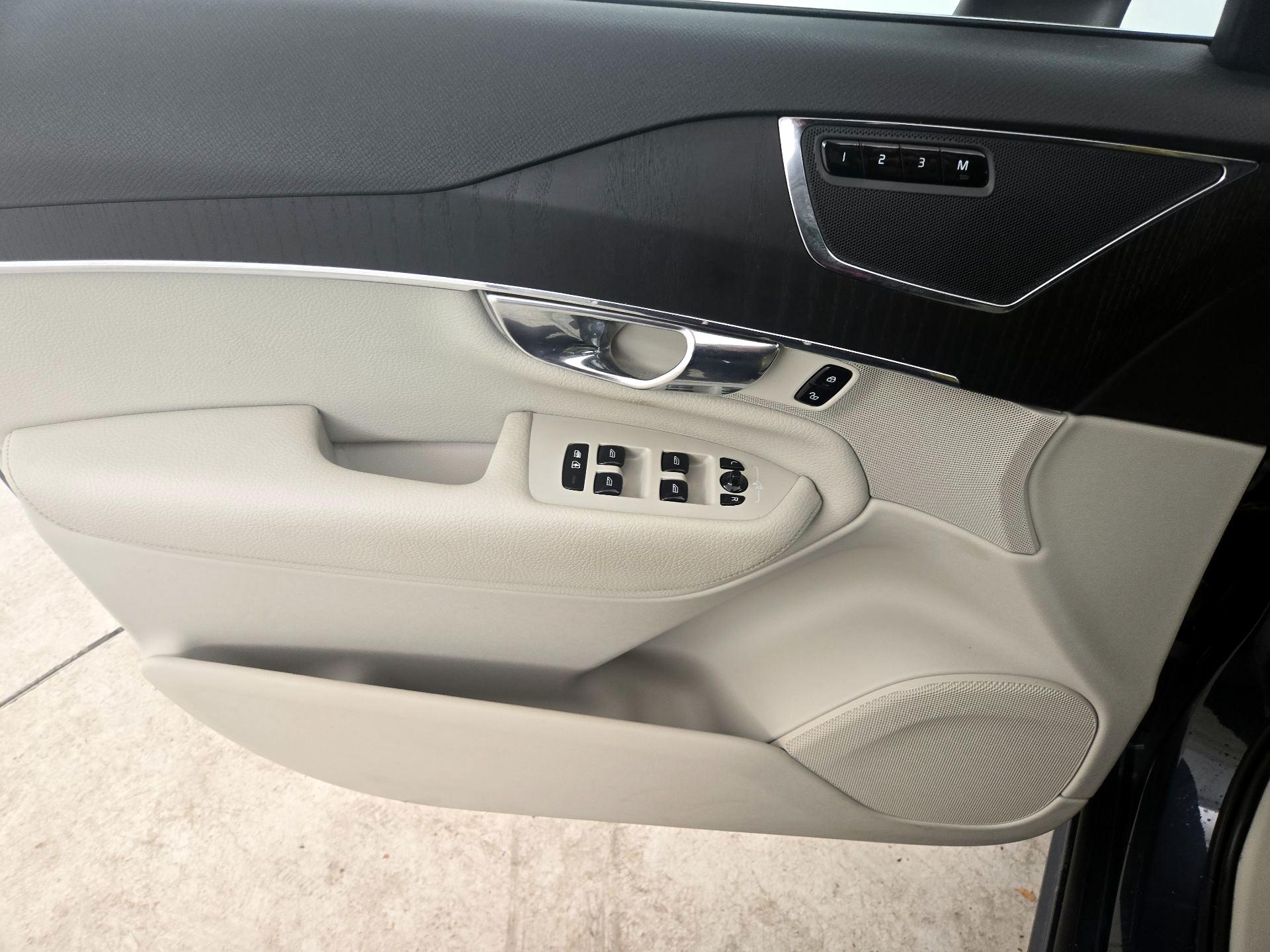 Thumbnail: 2020 Volvo XC90 - 12