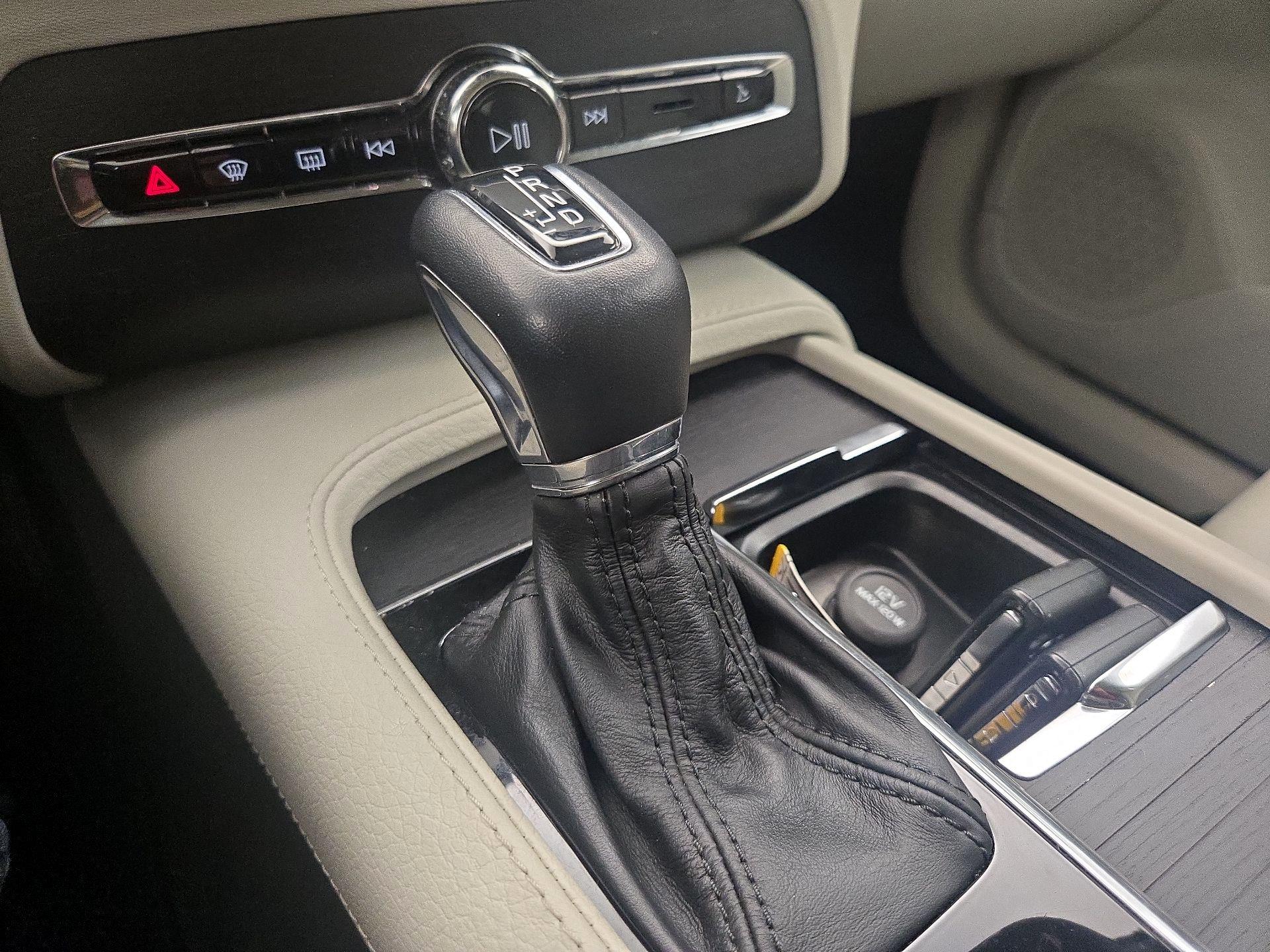 Thumbnail: 2020 Volvo XC90 - 17