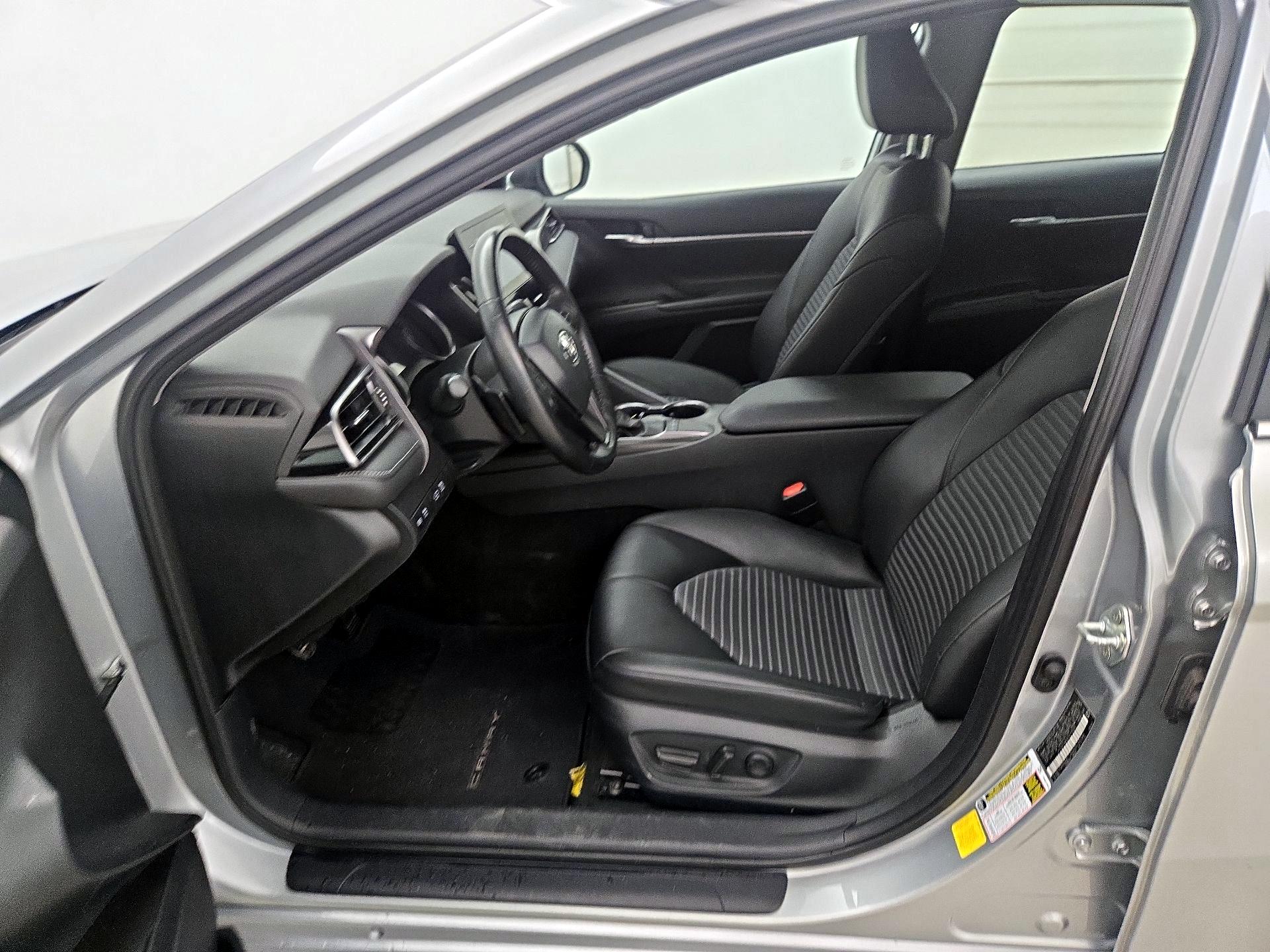 Thumbnail: 2023 Toyota Camry - 11