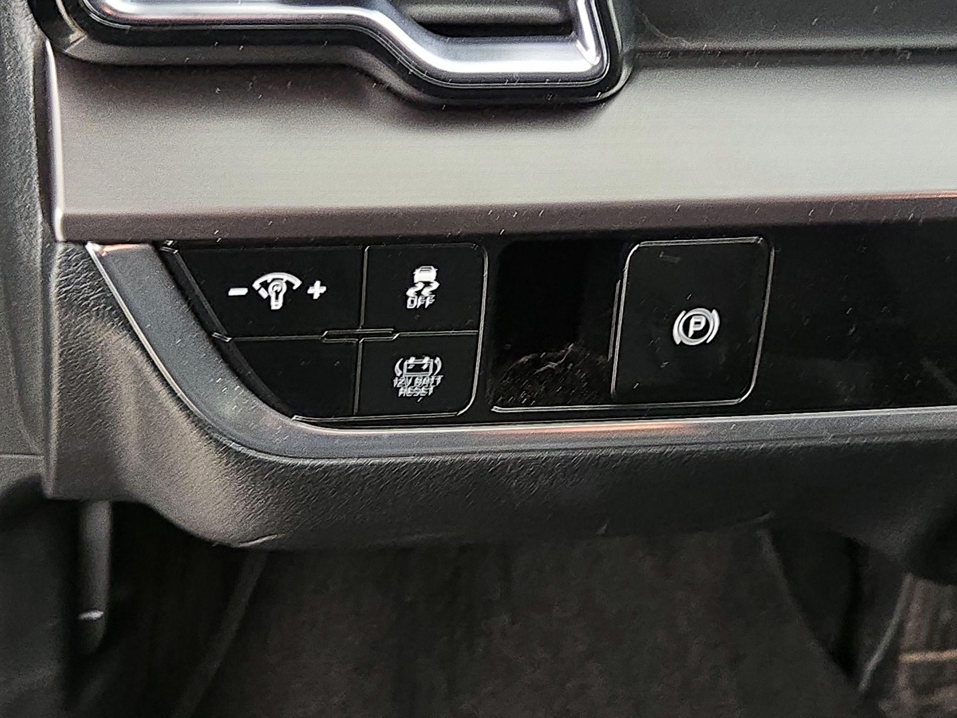 Thumbnail: 2023 Kia Sportage - 13