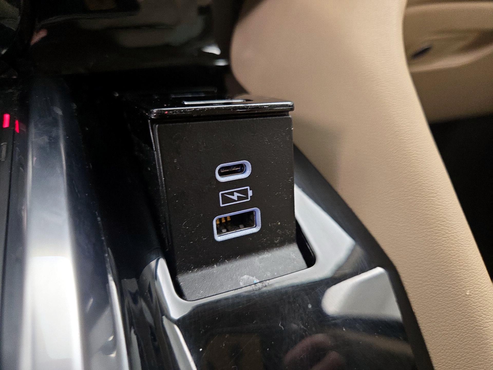 Thumbnail: 2022 Acura MDX - 19