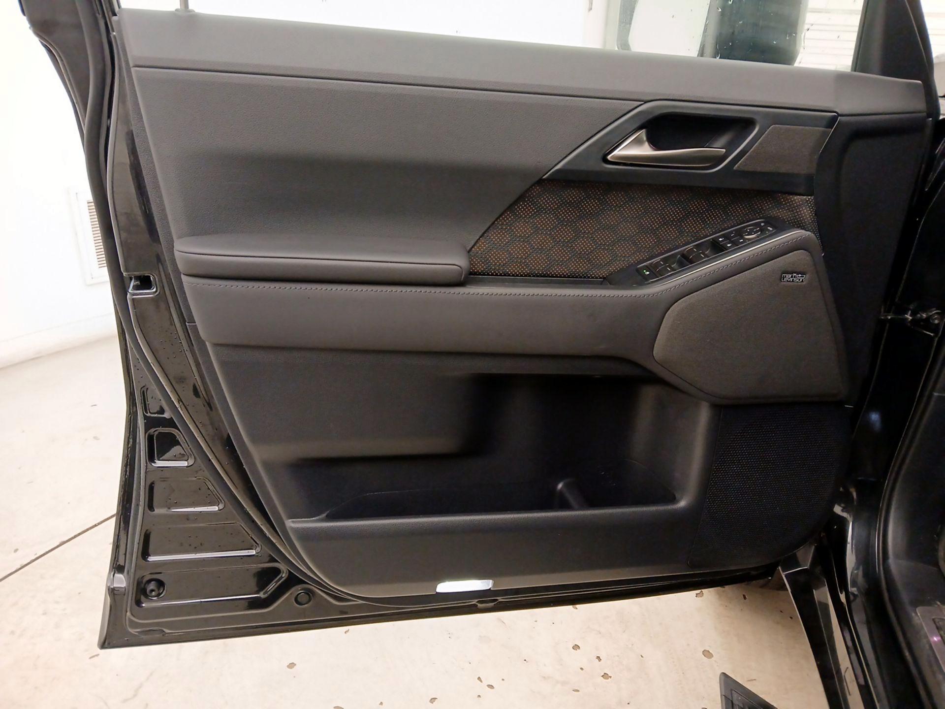 Thumbnail: 2024 Lexus GX - 12