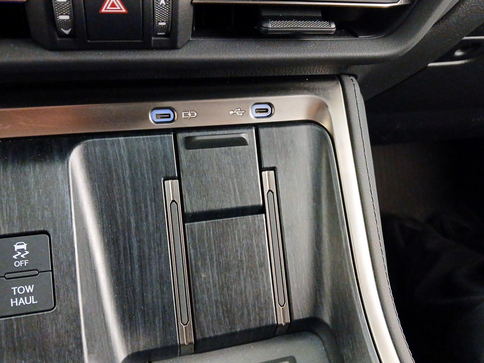 Thumbnail: 2024 Lexus GX - 19