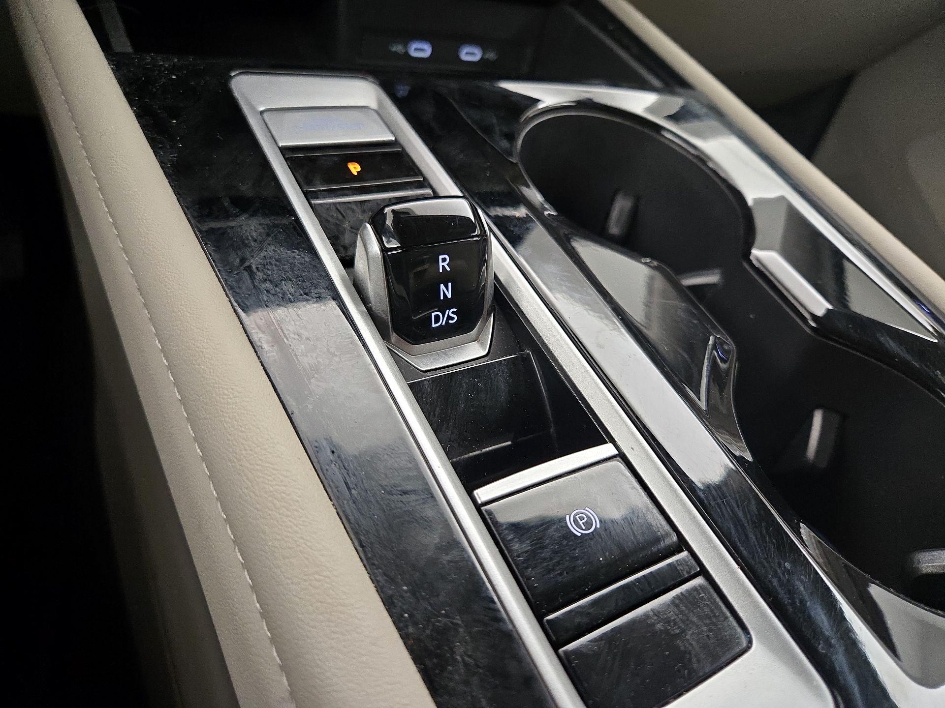 Thumbnail: 2024 Volkswagen Atlas - 17