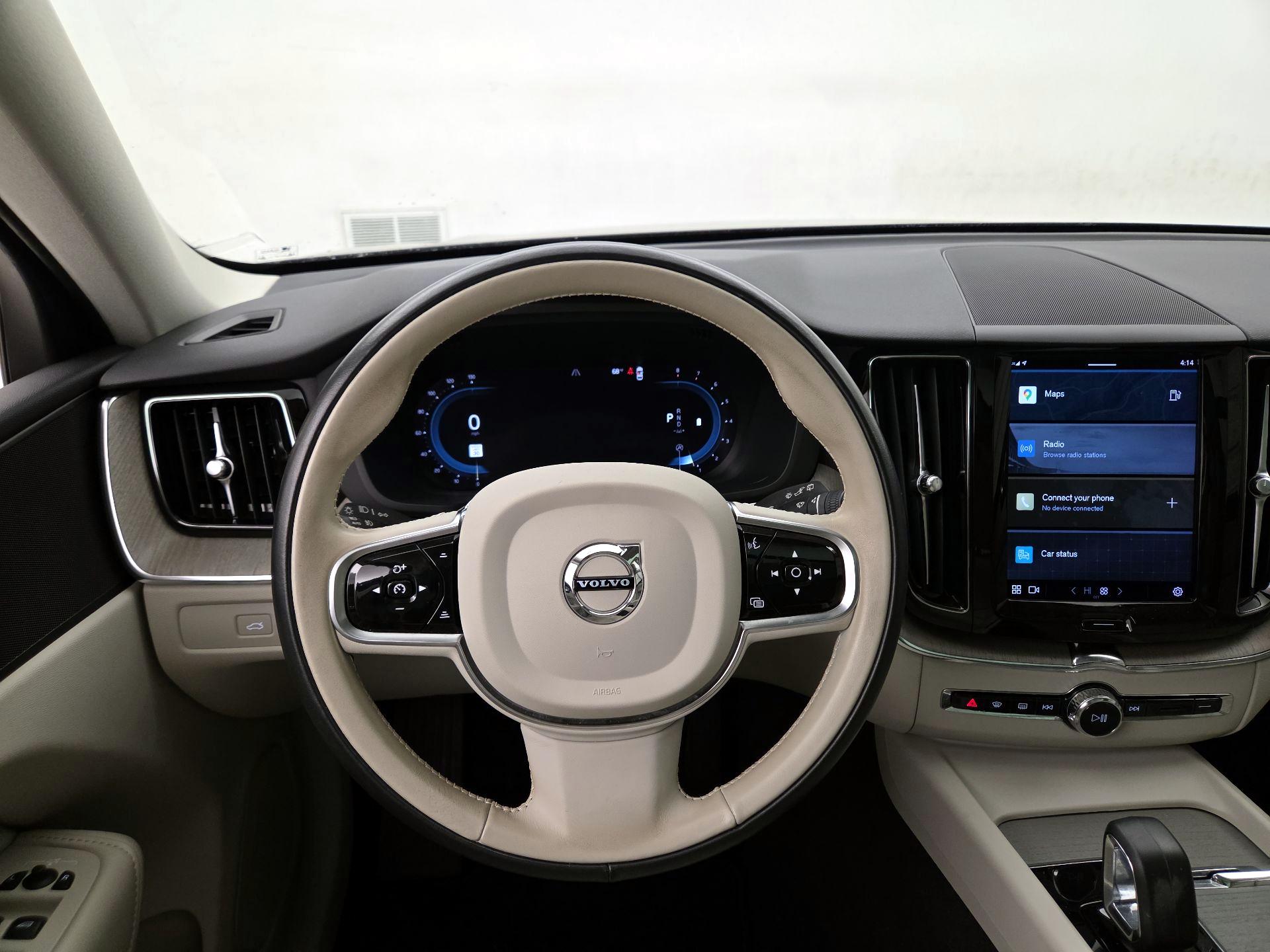 Thumbnail: 2023 Volvo XC60 - 10