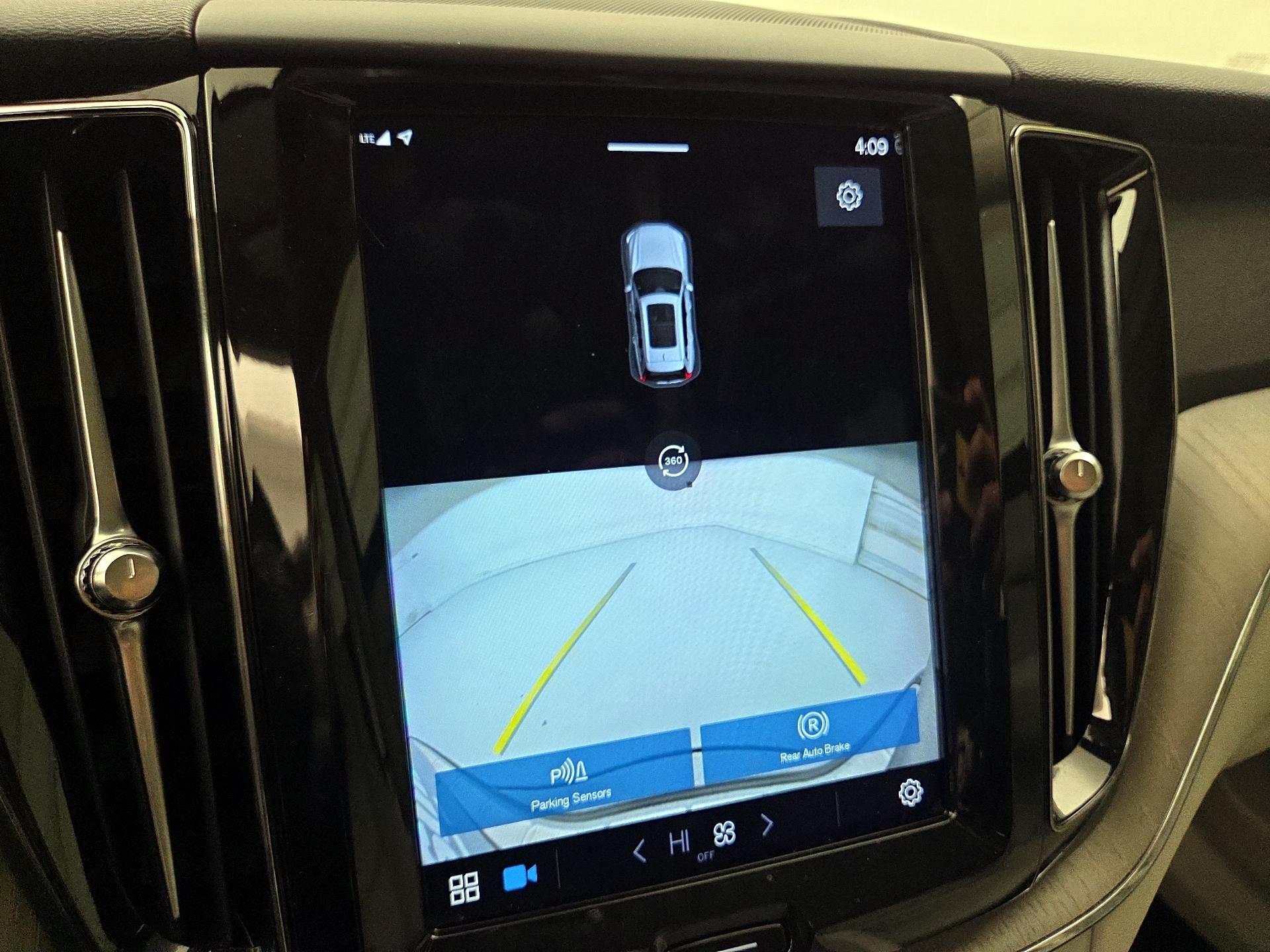 Thumbnail: 2023 Volvo XC60 - 15