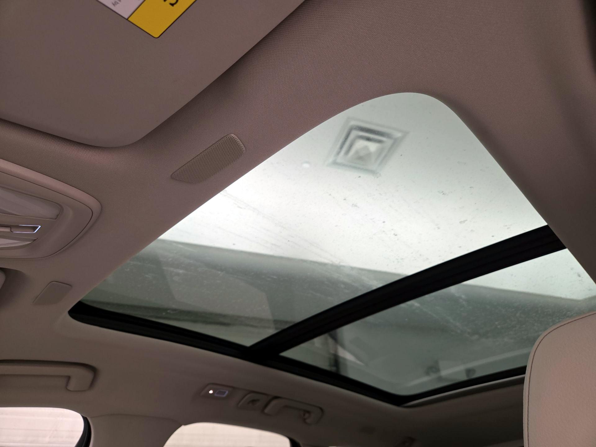 Thumbnail: 2023 Volvo XC60 - 20