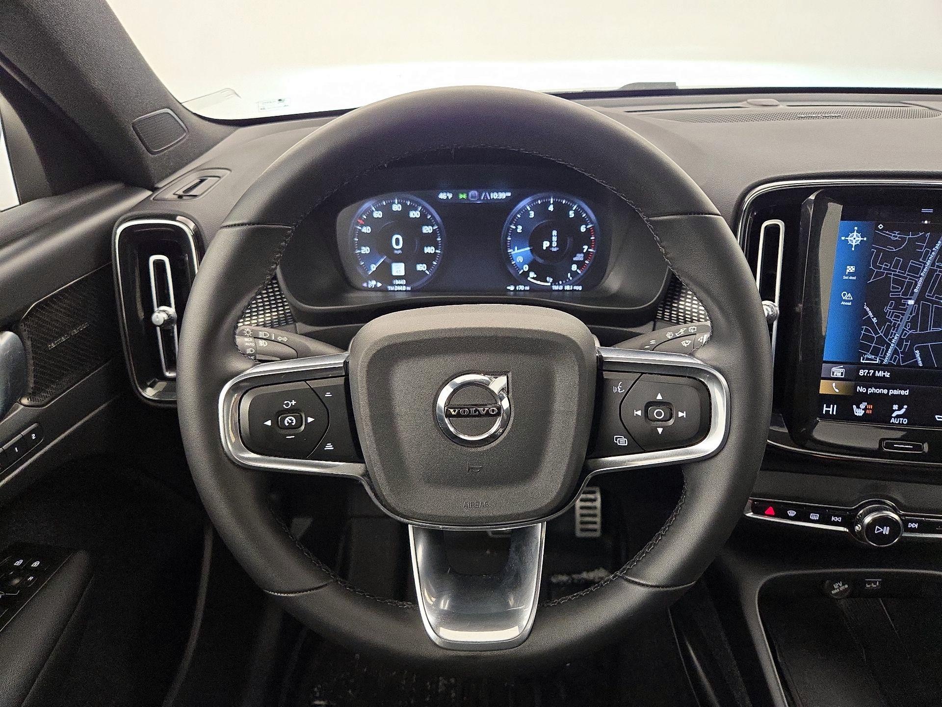 Thumbnail: 2022 Volvo XC40 - 10