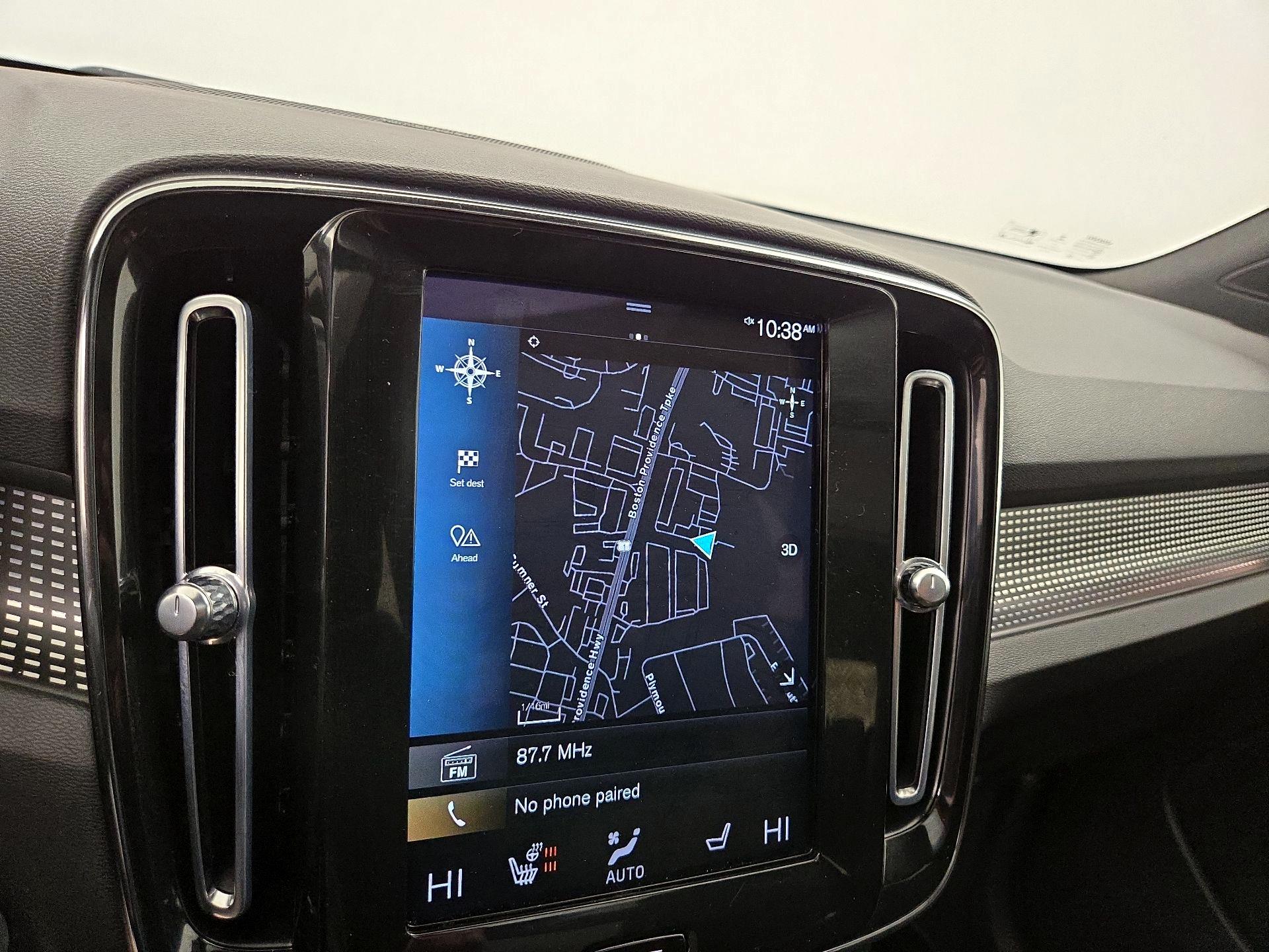 Thumbnail: 2022 Volvo XC40 - 14