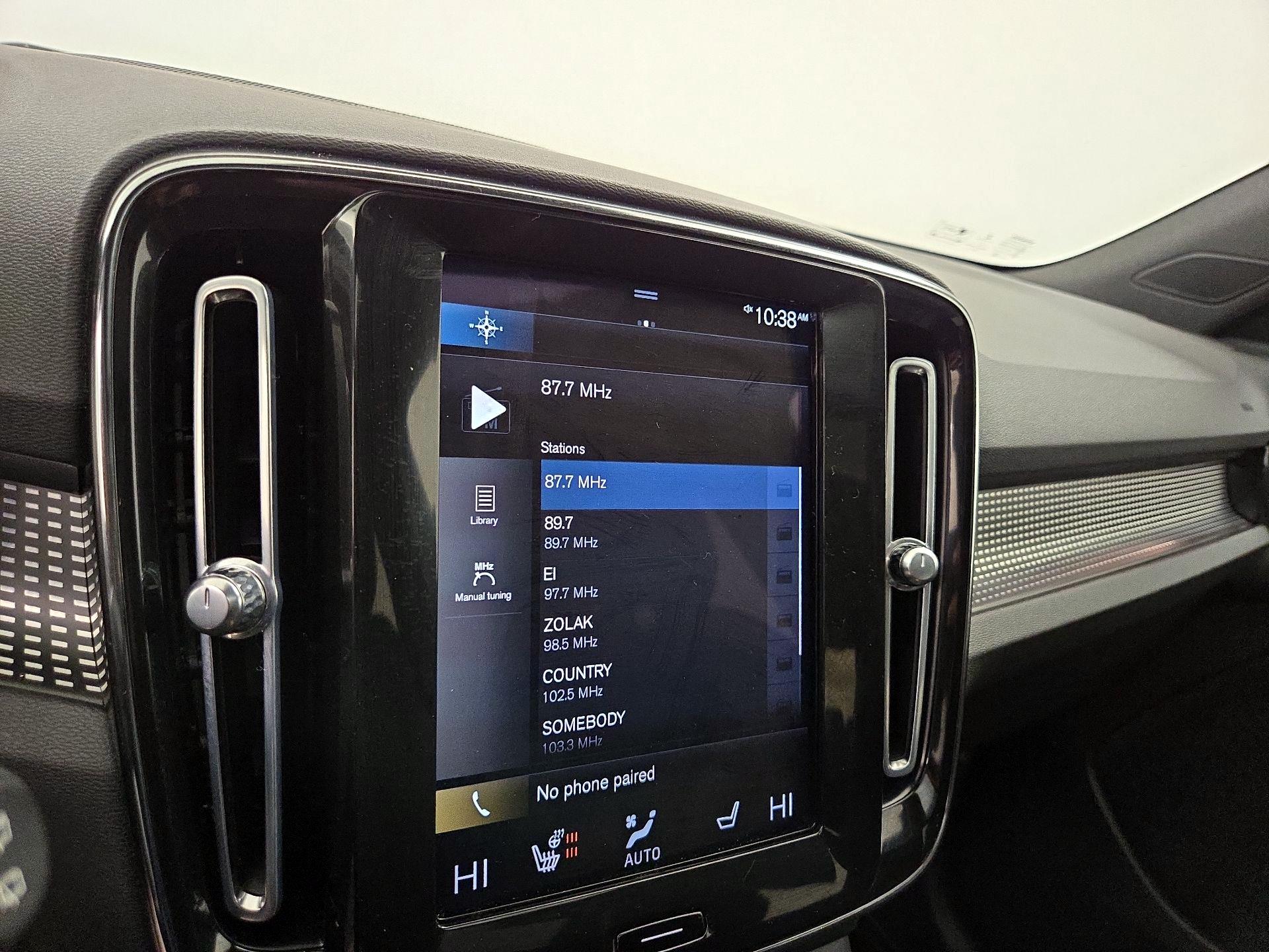 Thumbnail: 2022 Volvo XC40 - 16