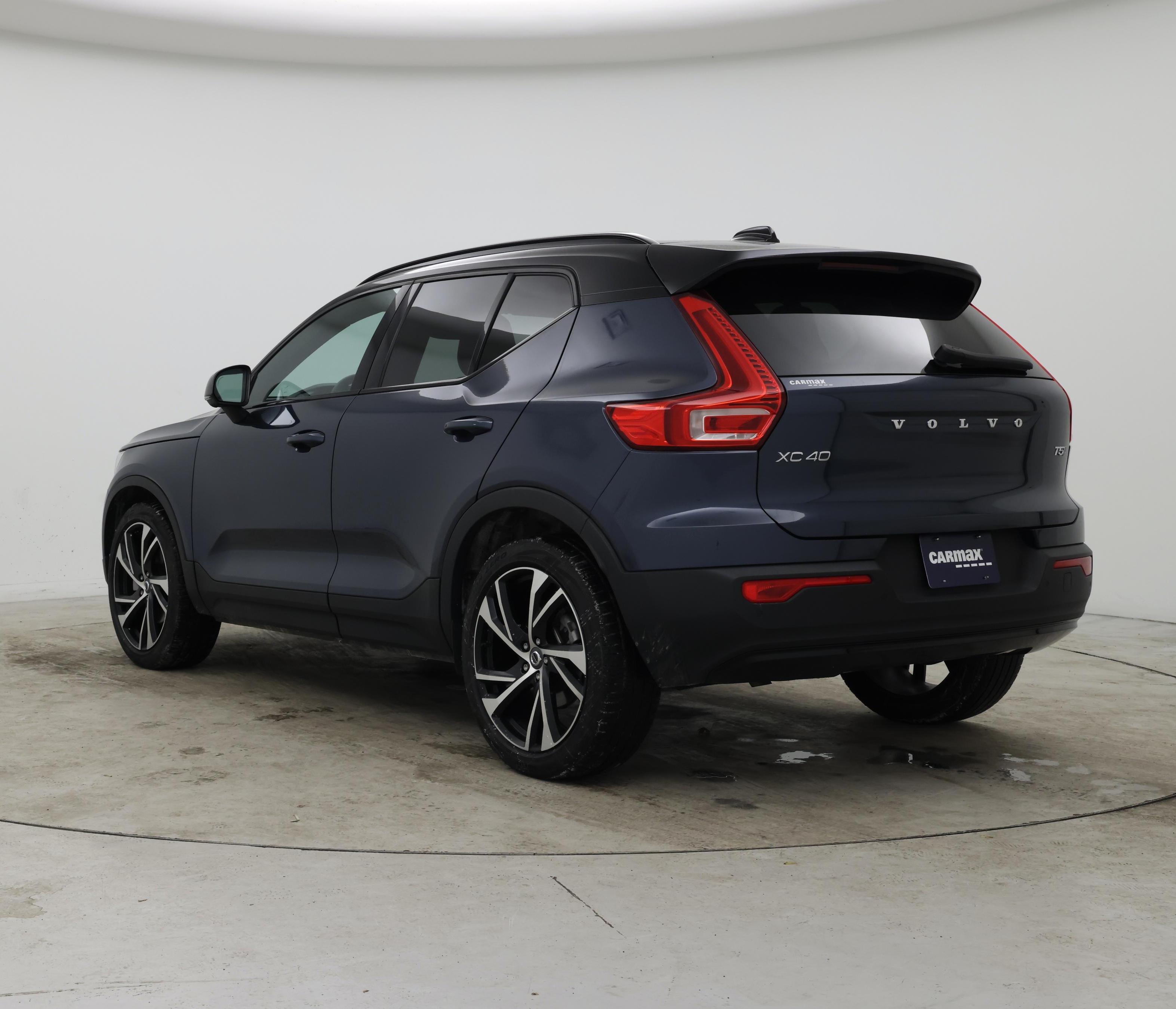 Thumbnail: 2022 Volvo XC40 - 2