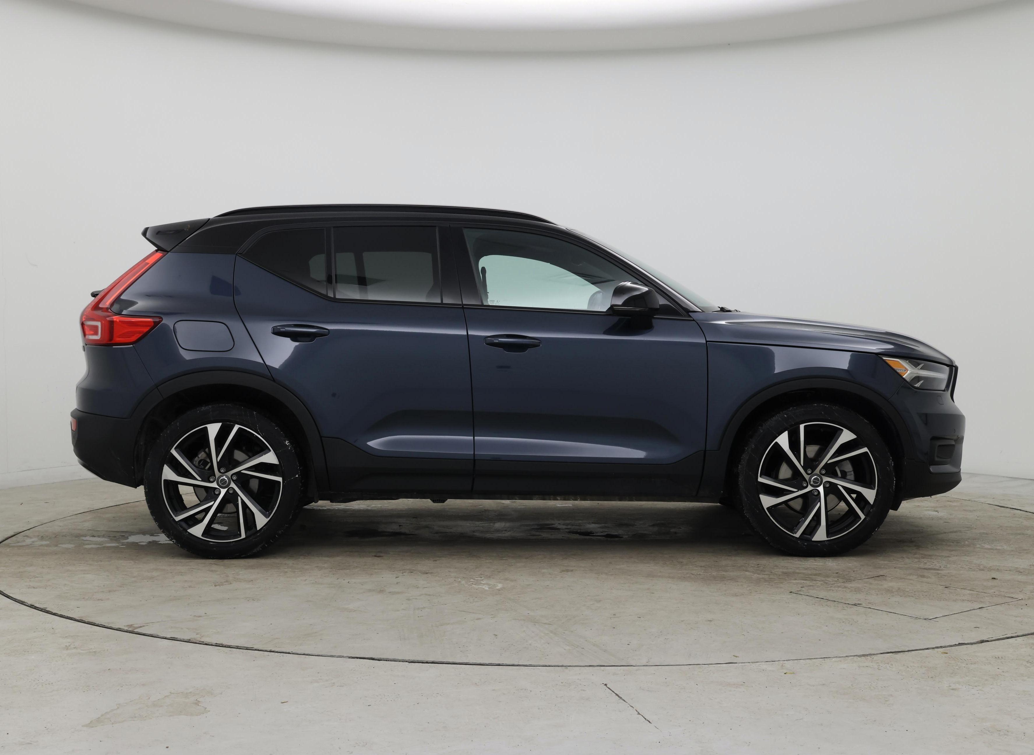 Thumbnail: 2022 Volvo XC40 - 7
