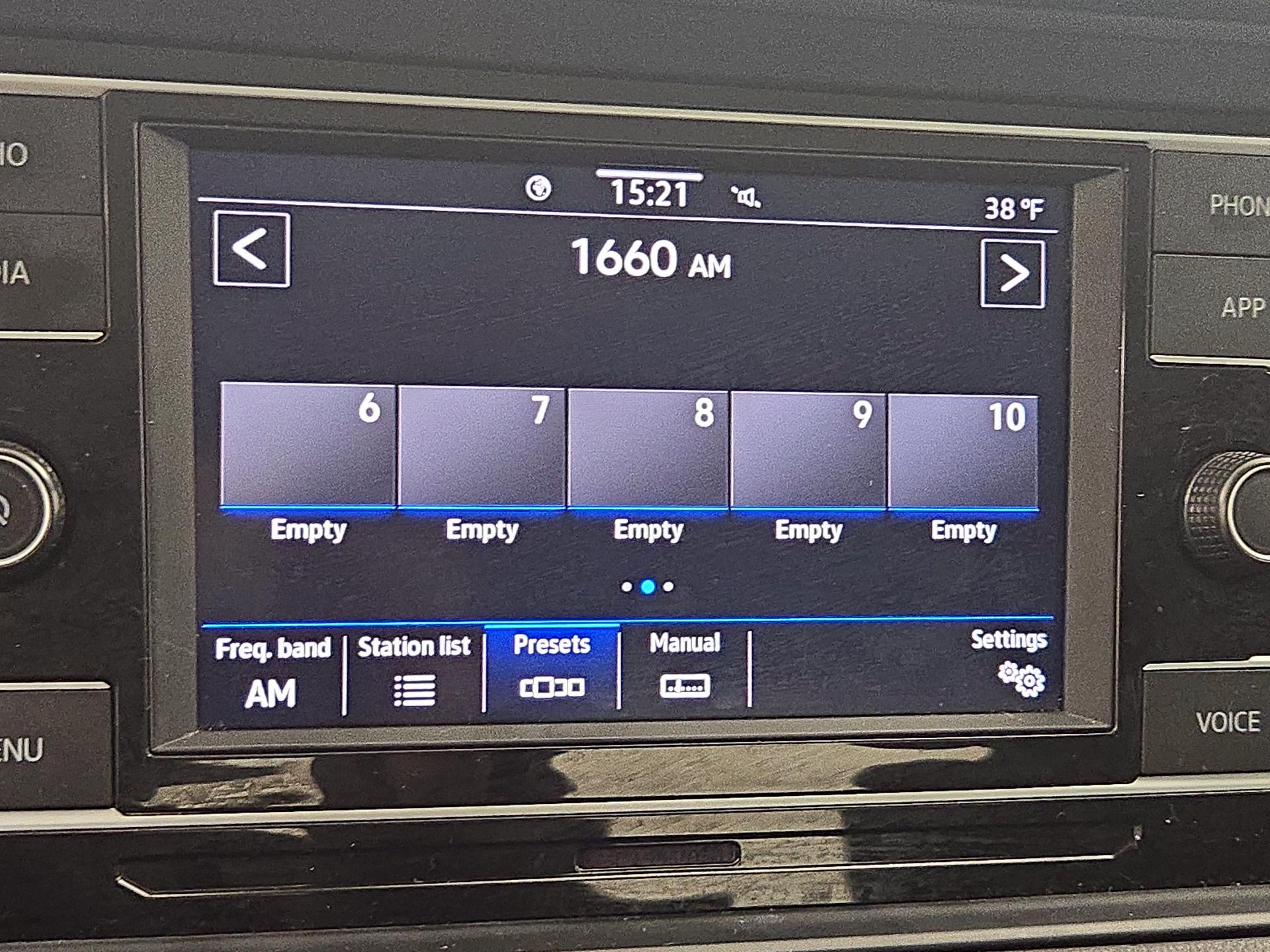 Thumbnail: 2024 Volkswagen Jetta - 15