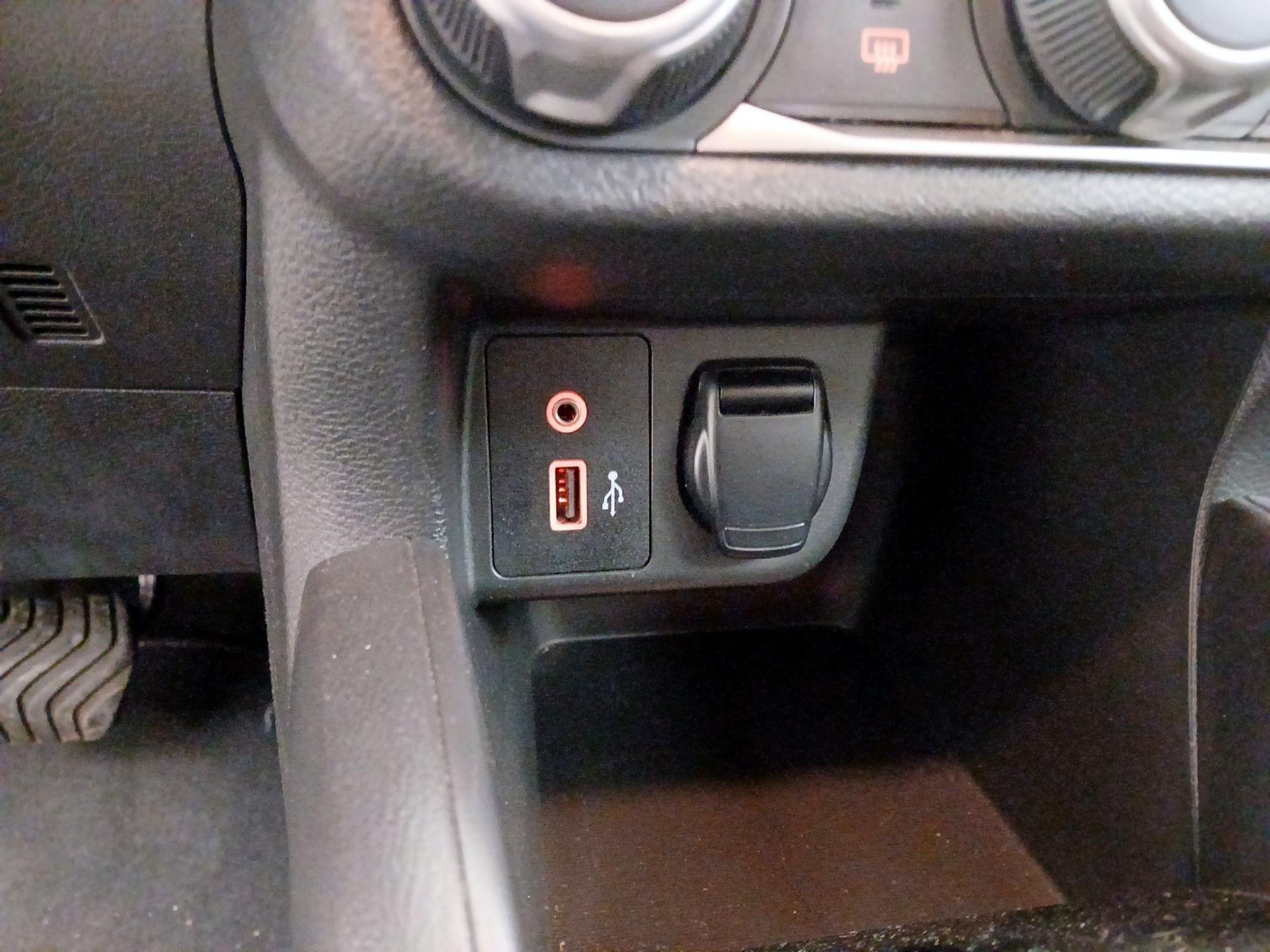 Thumbnail: 2020 Nissan Versa - 18