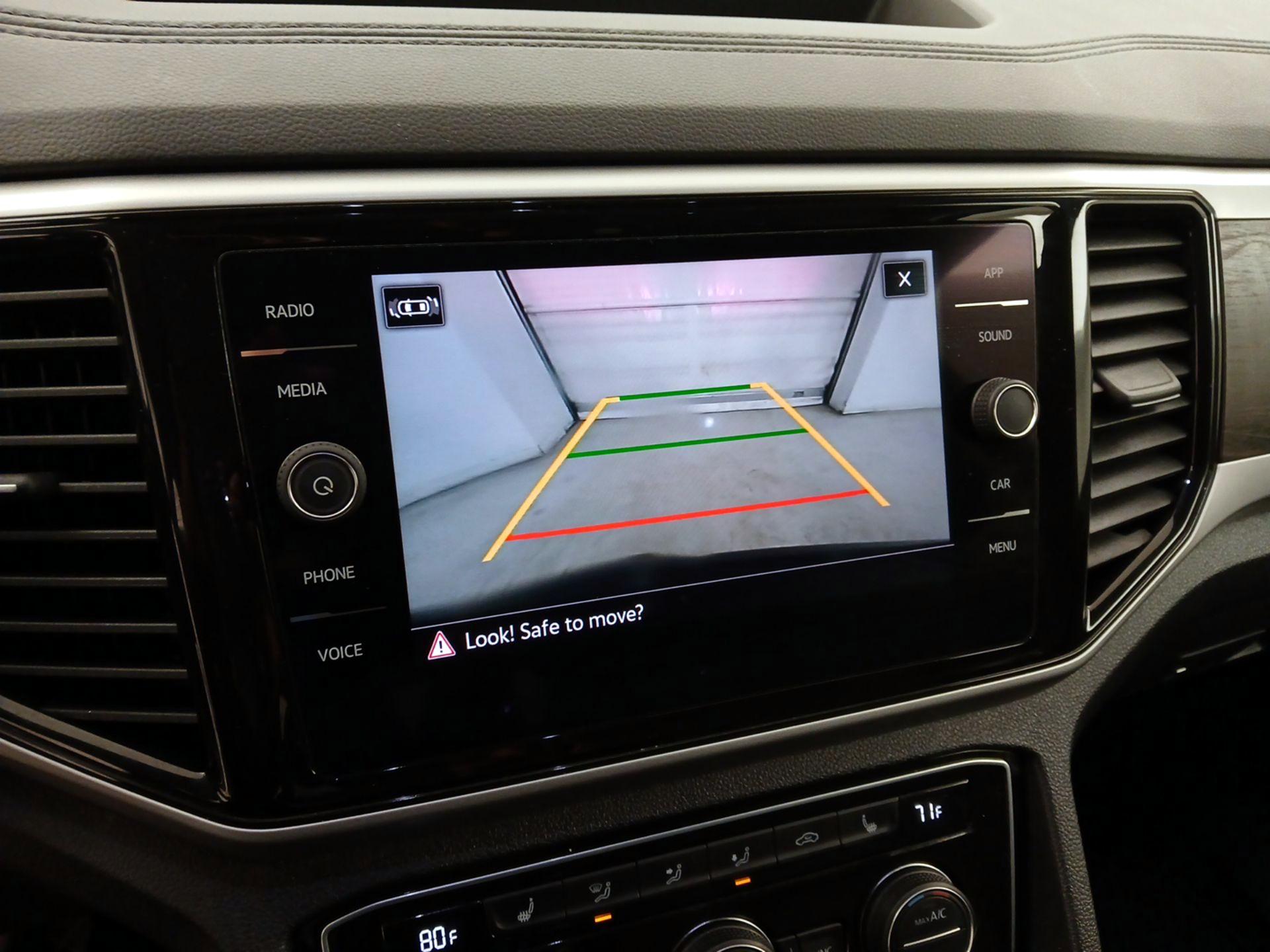 Thumbnail: 2022 Volkswagen Atlas - 14