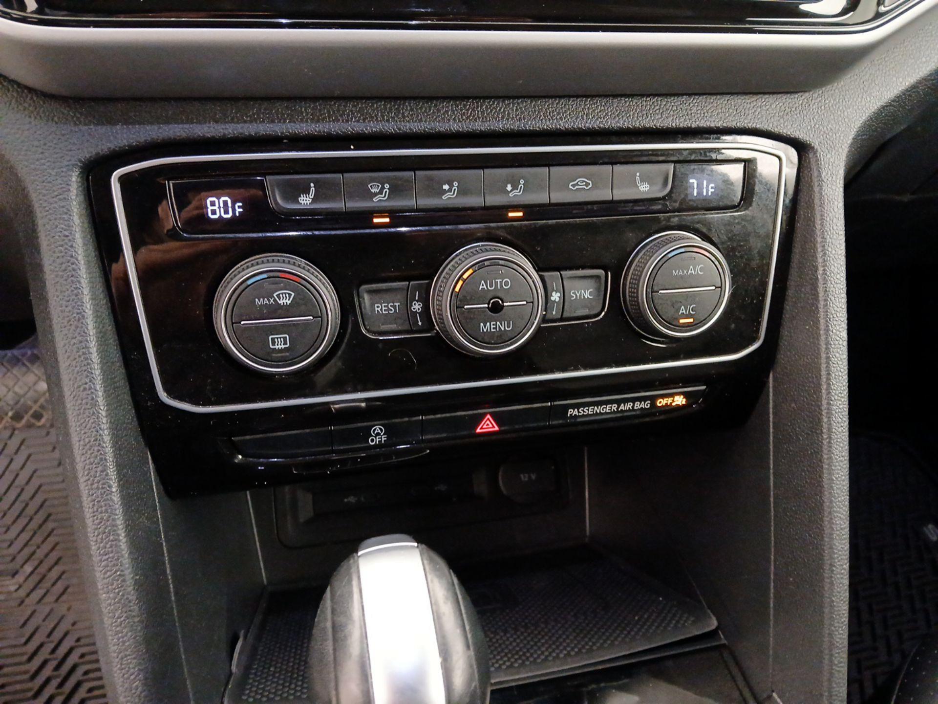 Thumbnail: 2022 Volkswagen Atlas - 16