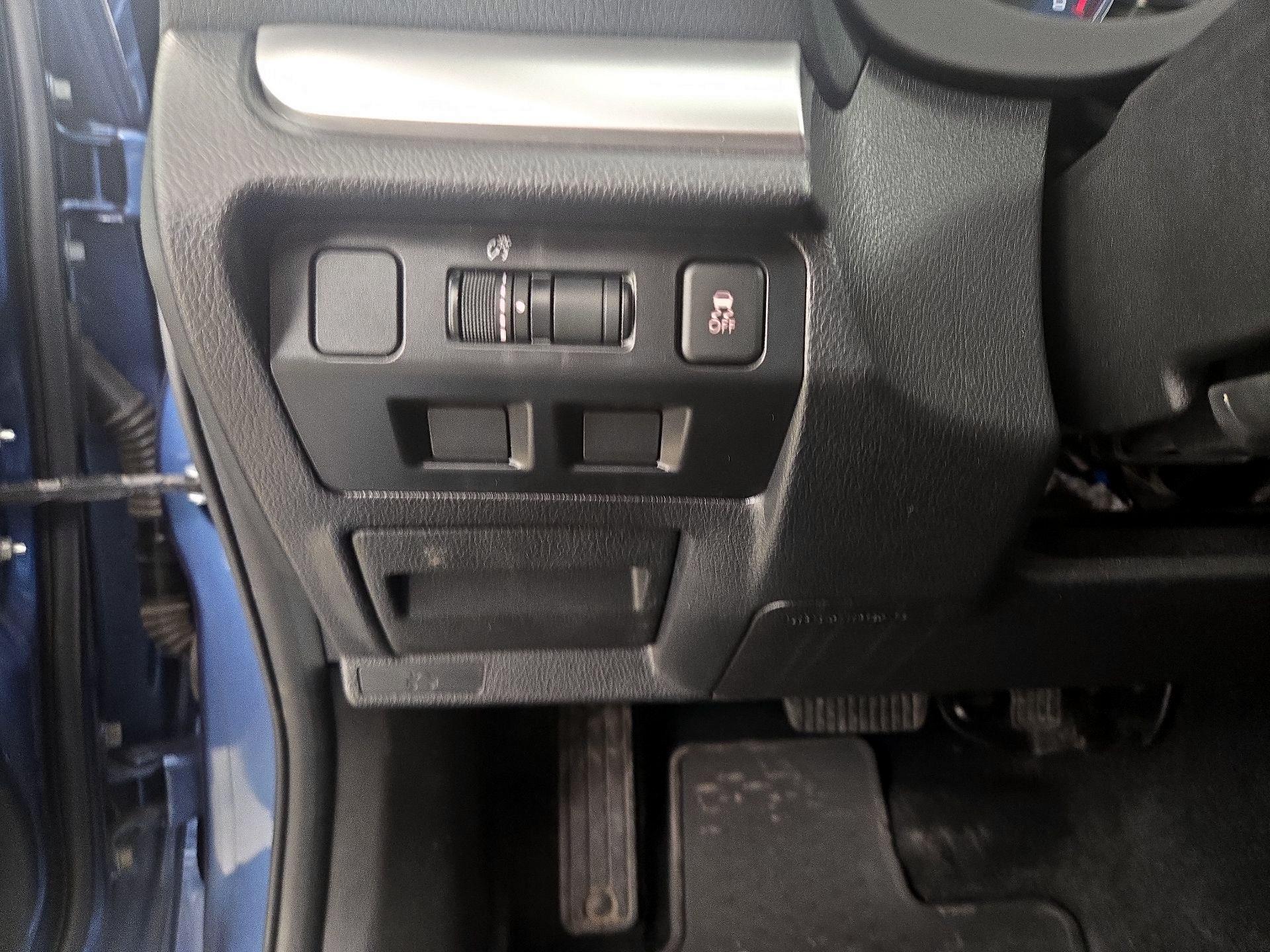 Thumbnail: 2015 Subaru Impreza - 13