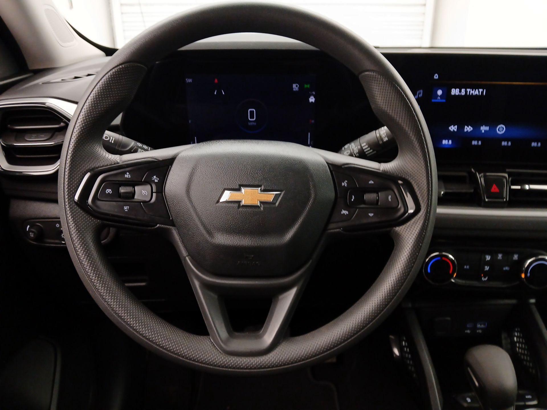 Thumbnail: 2024 Chevrolet TrailBlazer - 10