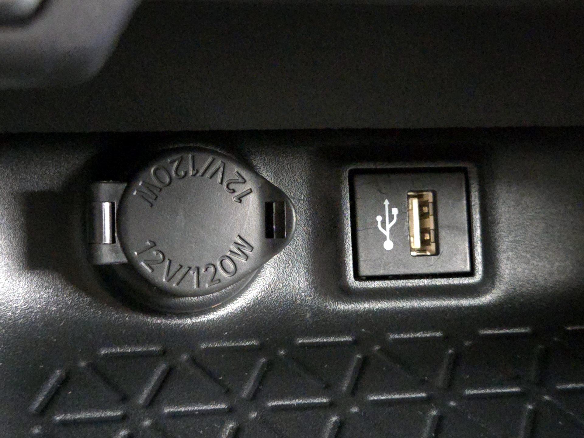 Thumbnail: 2025 Toyota RAV4 - 18