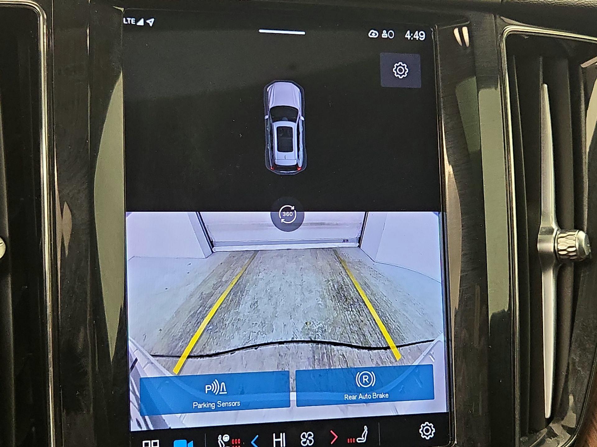 Thumbnail: 2024 Volvo XC60 - 15