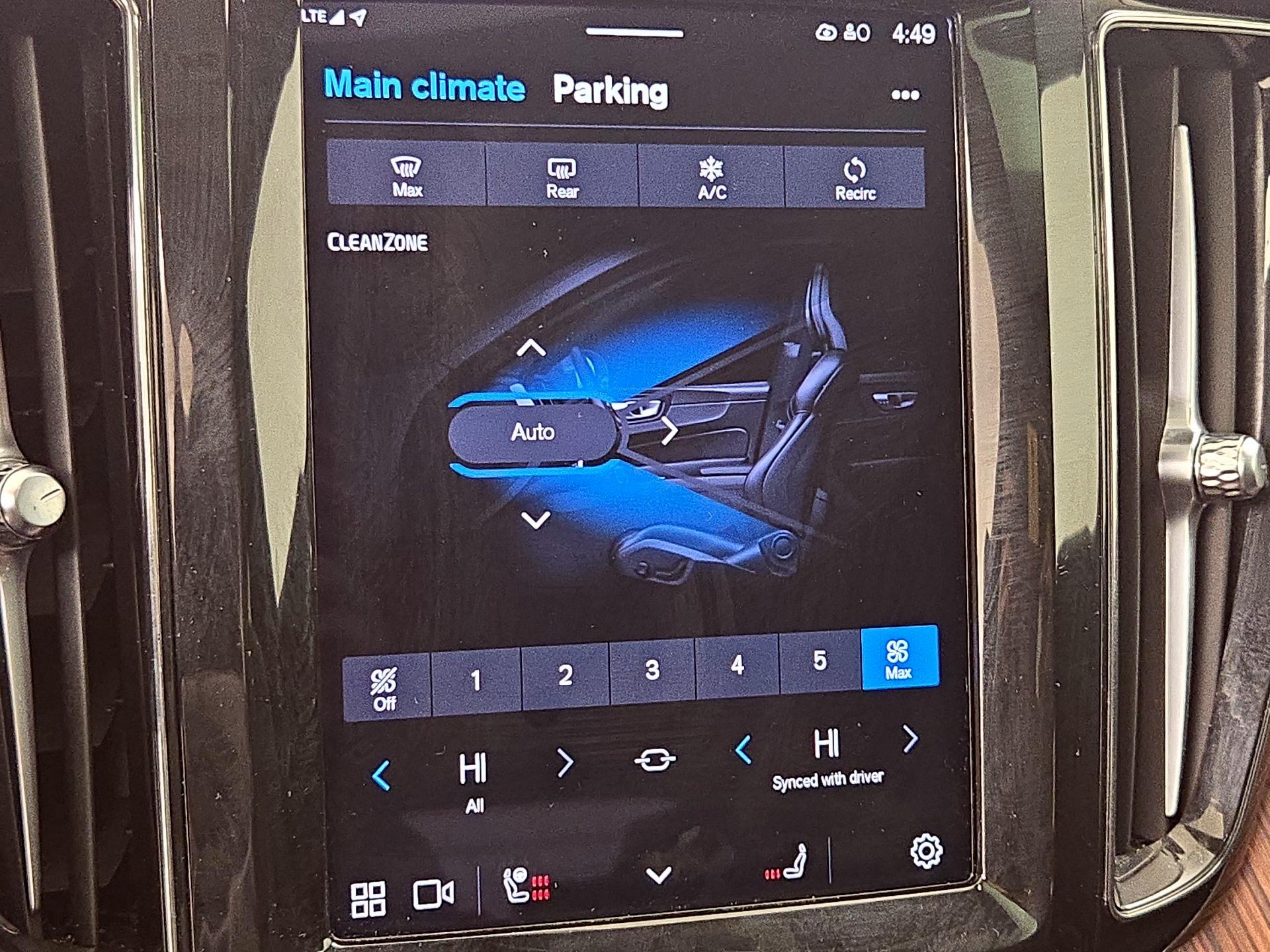 Thumbnail: 2024 Volvo XC60 - 17