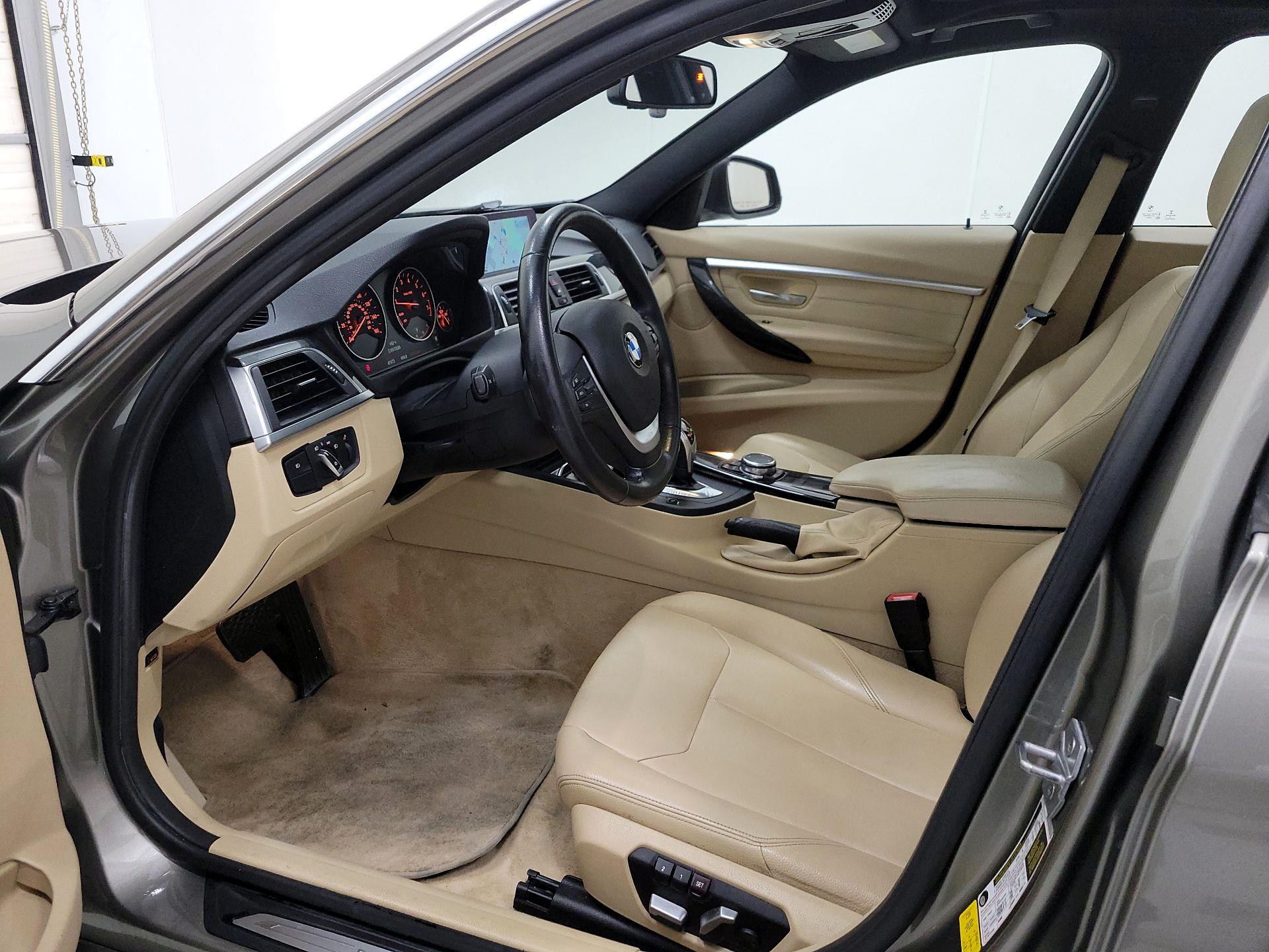 Thumbnail: 2016 BMW 3 Series - 11