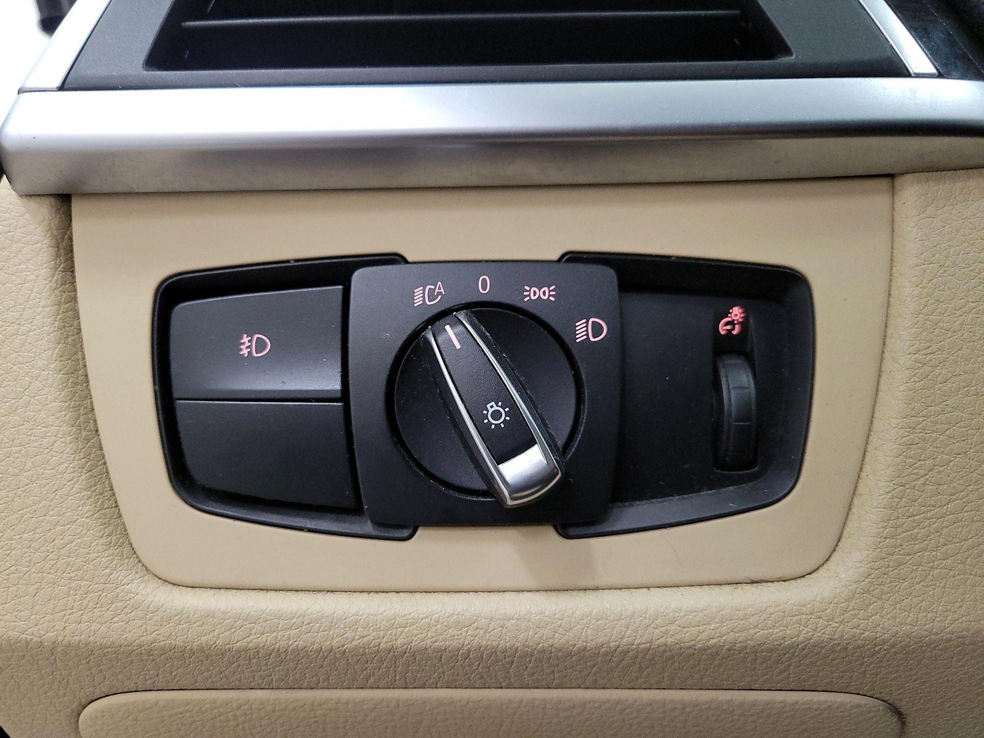 Thumbnail: 2016 BMW 3 Series - 13