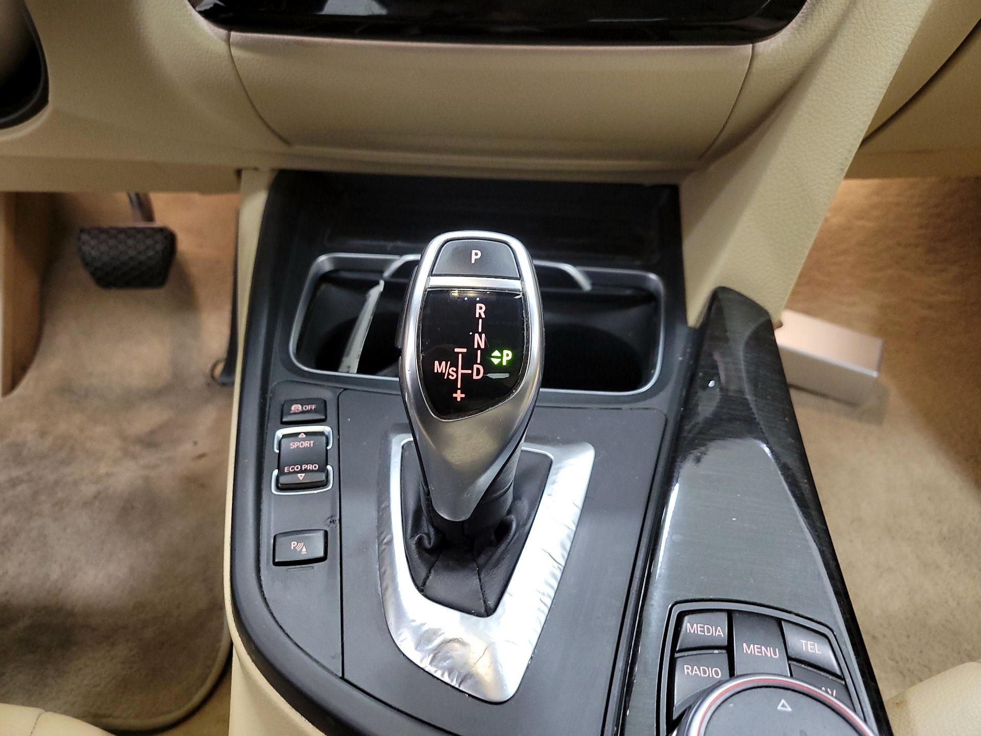 Thumbnail: 2016 BMW 3 Series - 18