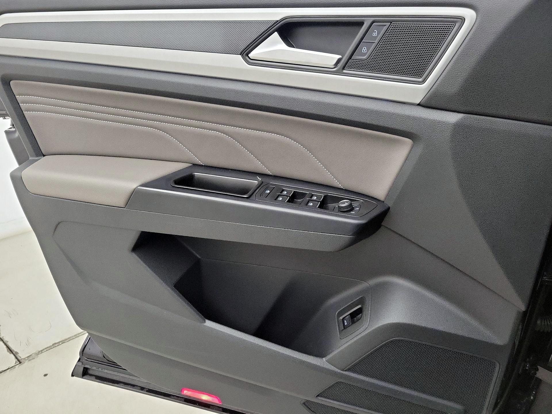 Thumbnail: 2021 Volkswagen Atlas - 12