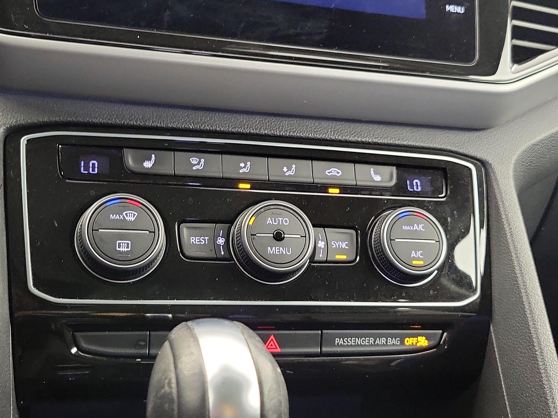 Thumbnail: 2021 Volkswagen Atlas - 17