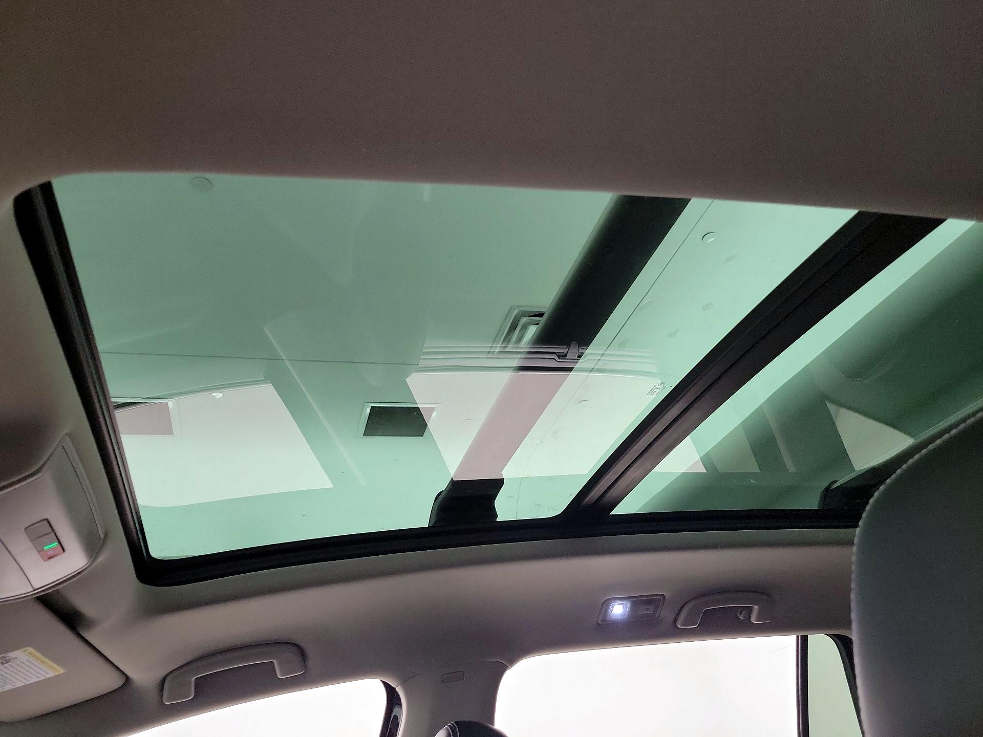 Thumbnail: 2021 Volkswagen Atlas - 20